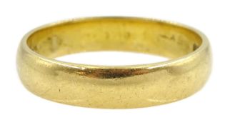 18ct gold wedding band hallmarked