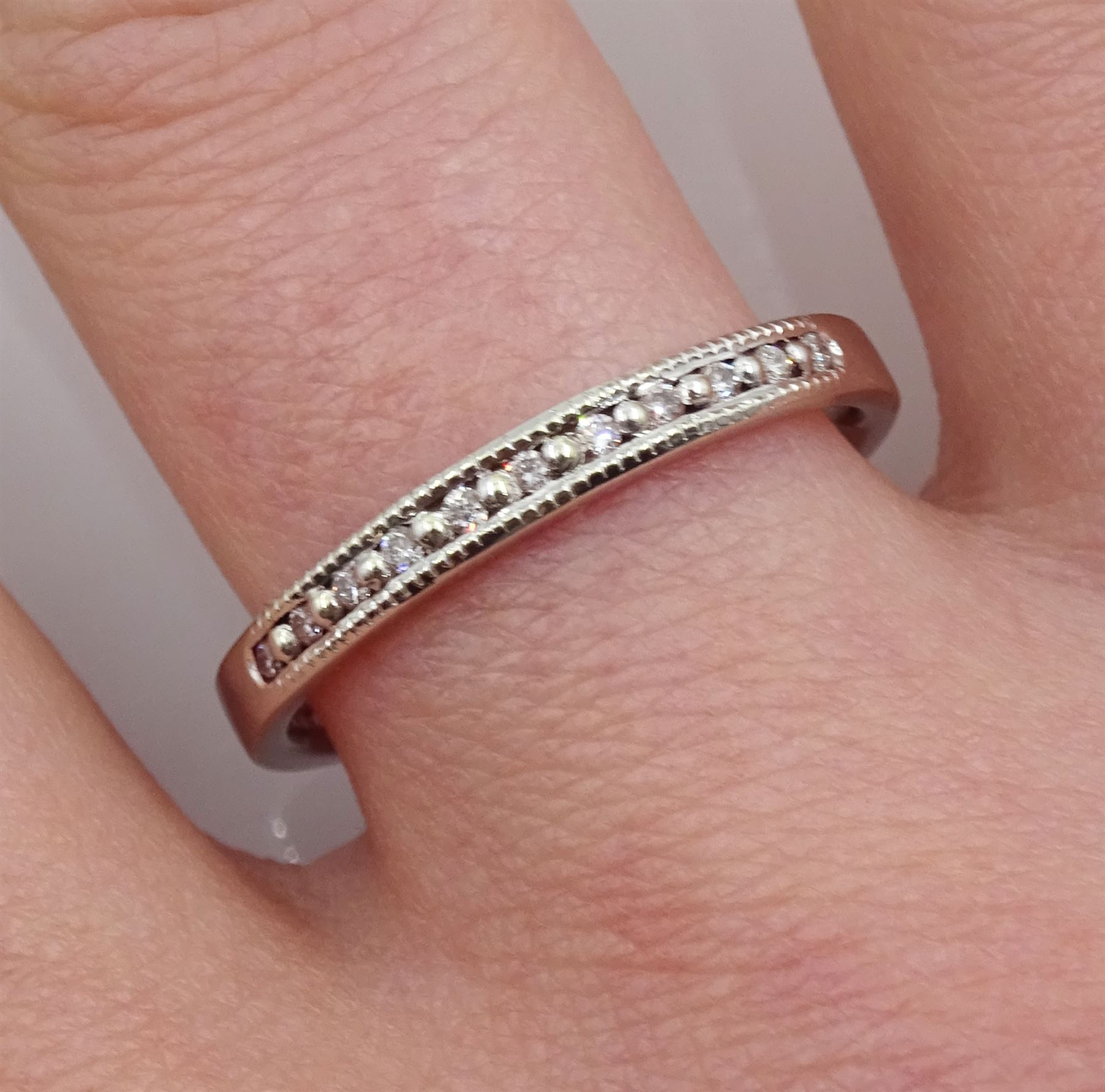 9ct gold diamond half eternity ring - Image 2 of 4