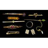 Victorian and later gold pins and brooches including 9ct gold pin set with a peridot