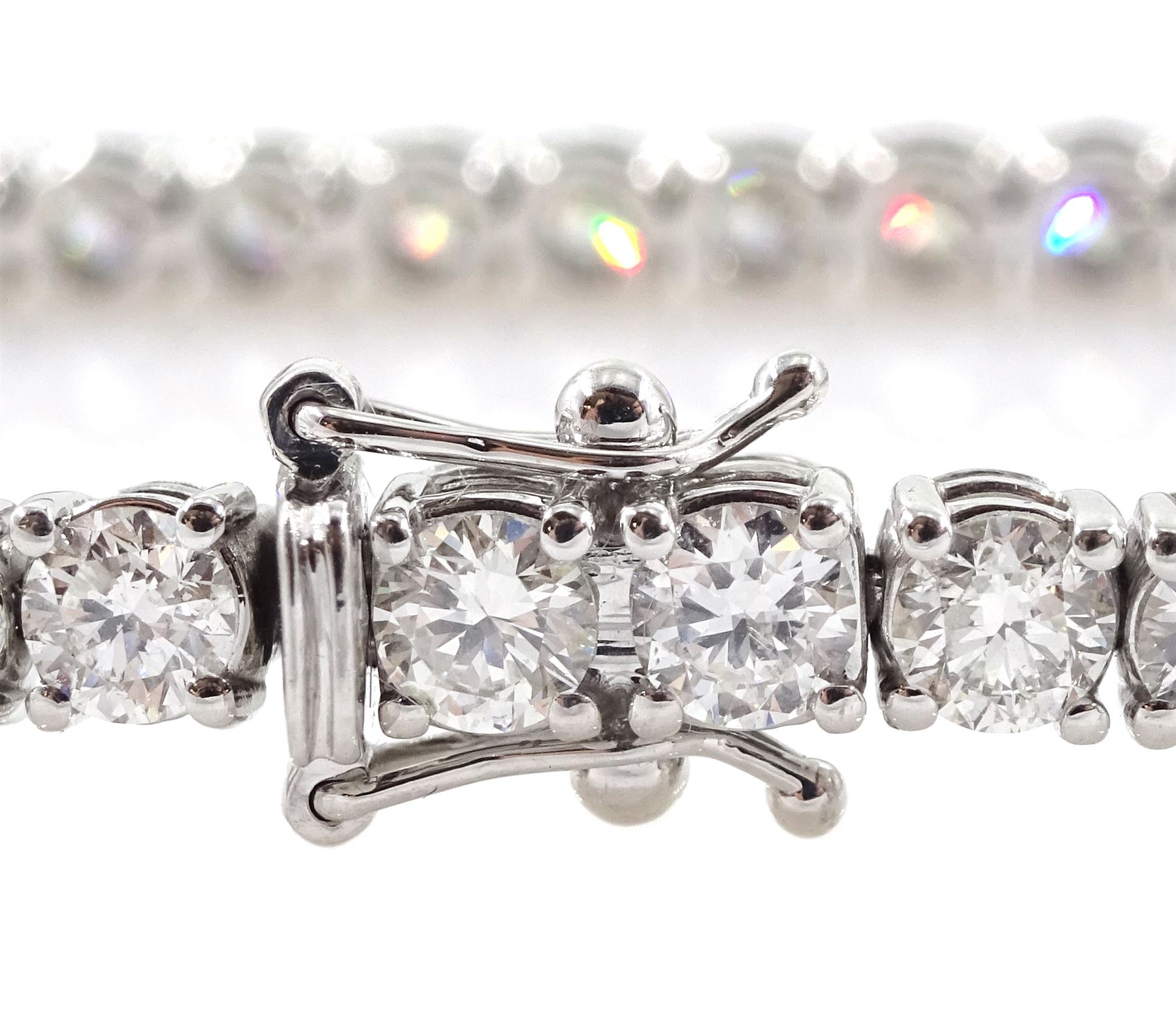 18ct white gold diamond line bracelet - Image 2 of 2