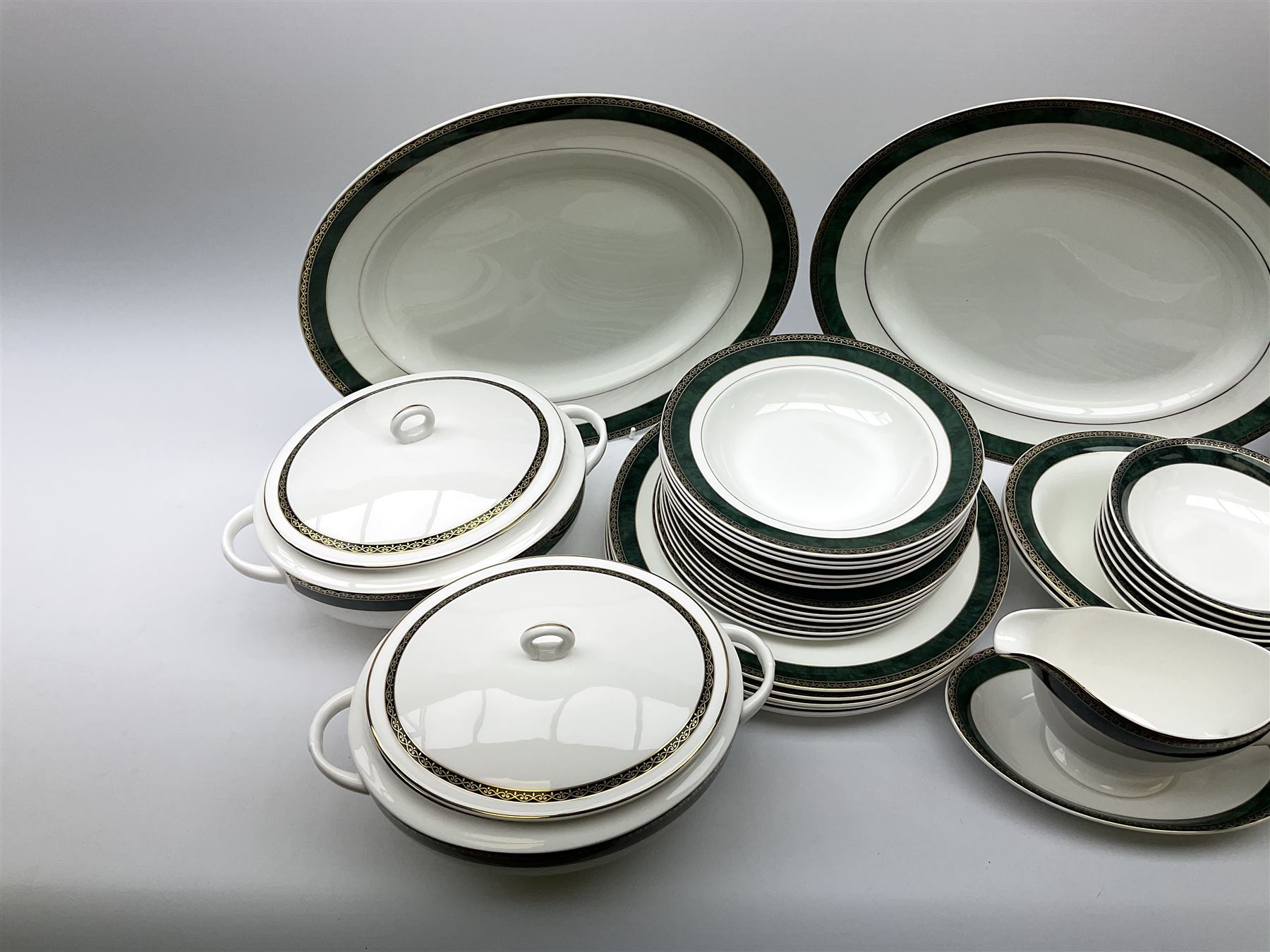 Wedgwood dinner service - Image 5 of 5