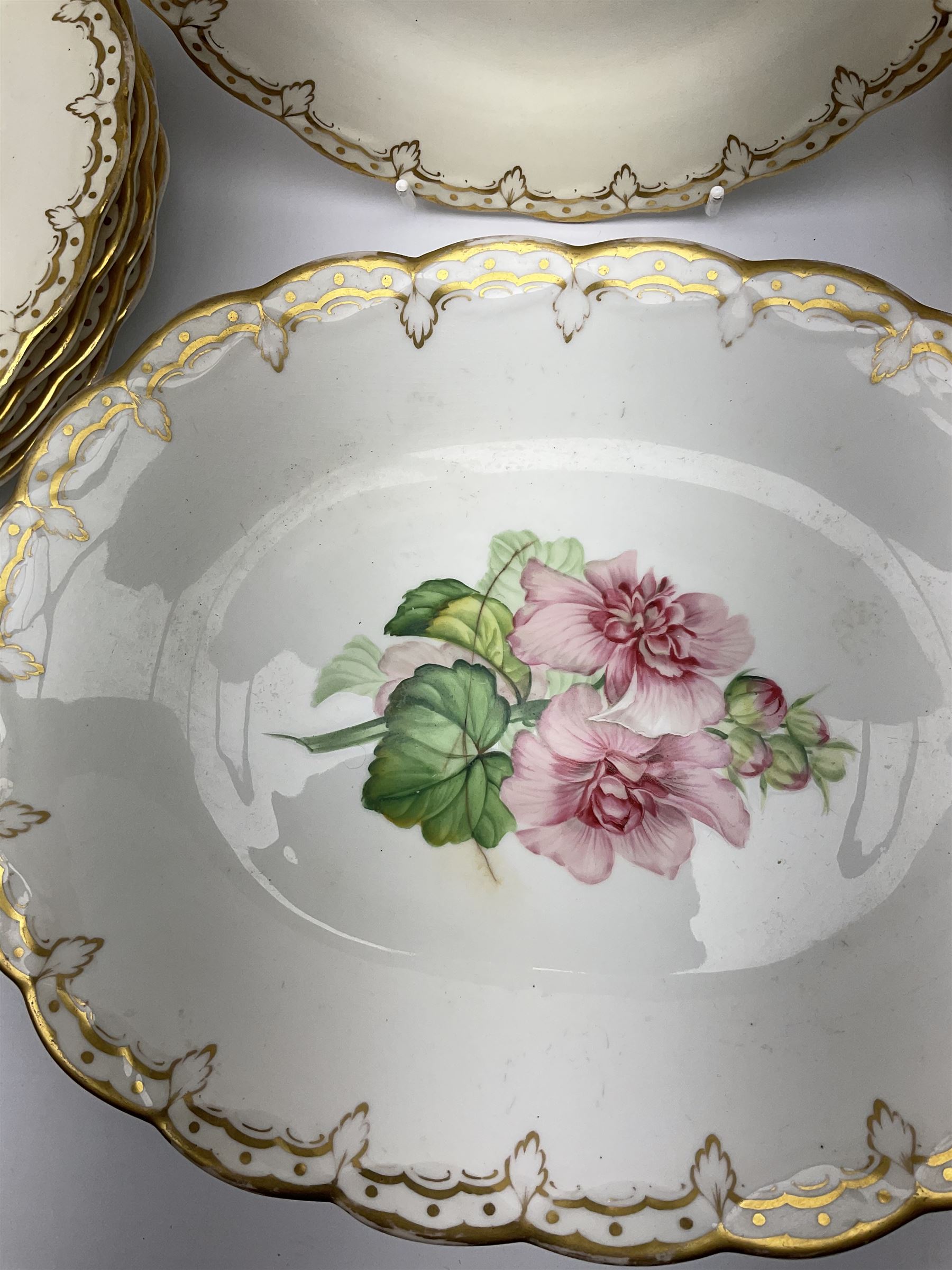 A 19th century part dessert service - Bild 2 aus 3