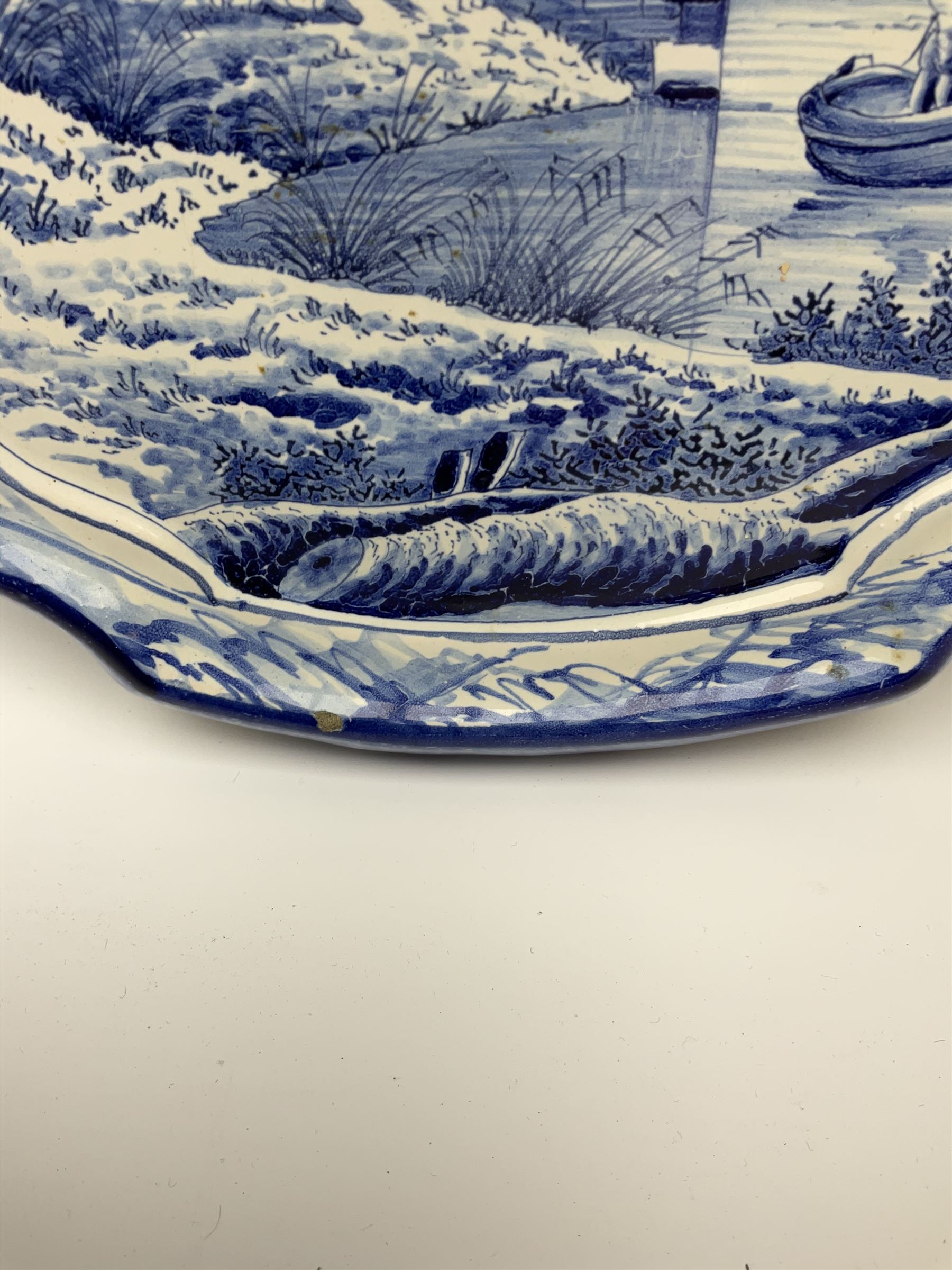 A 20th century Delft style blue and white faience pottery plaque - Bild 2 aus 5