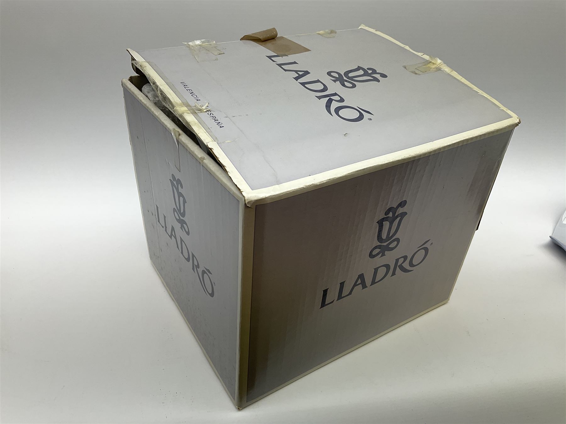 A large Lladro figure group - Bild 10 aus 11