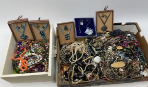 Quantity of costume jewellery including