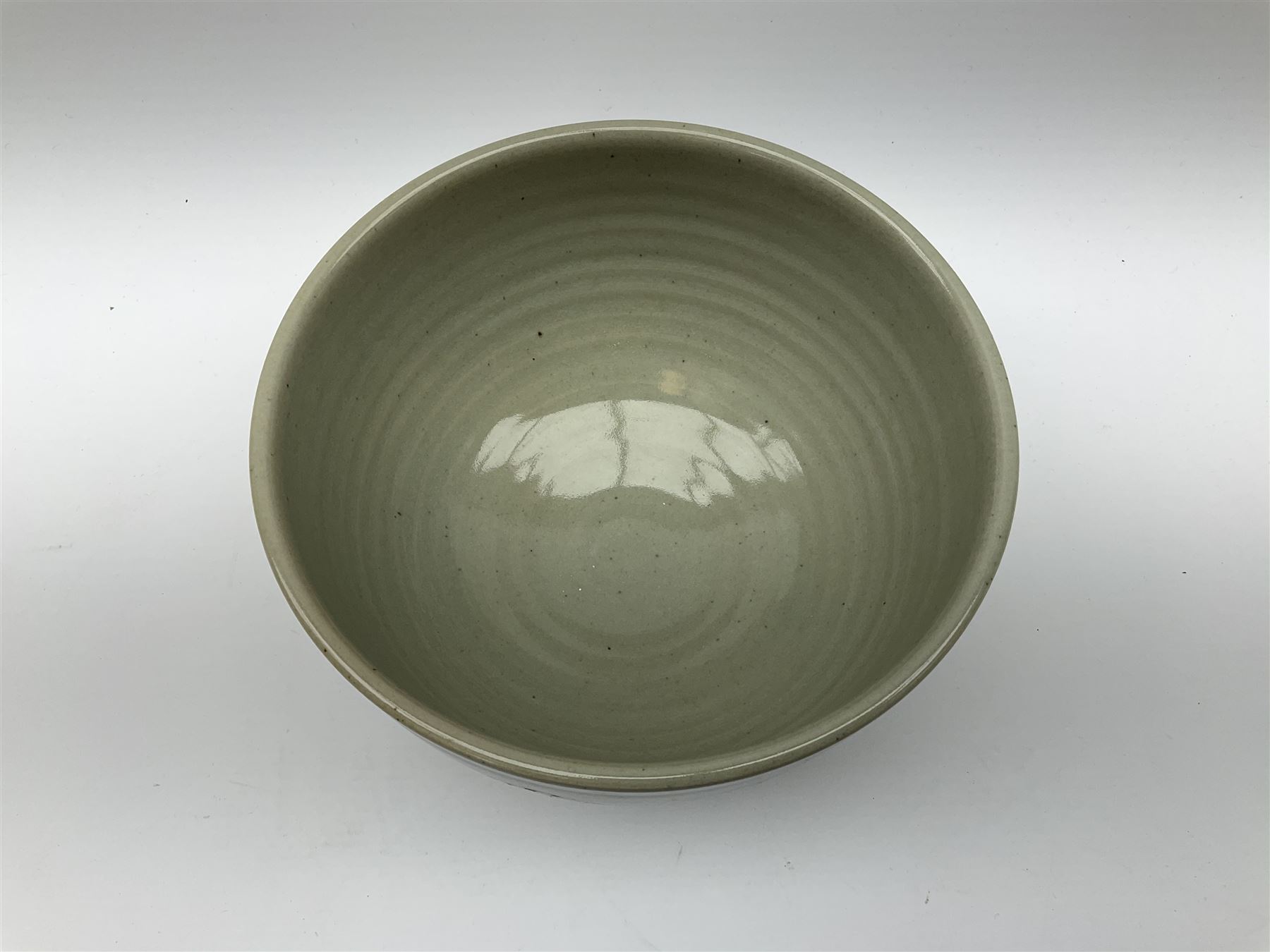 Chris Ashton studio pottery bowl with foliate boarder - Image 2 of 3