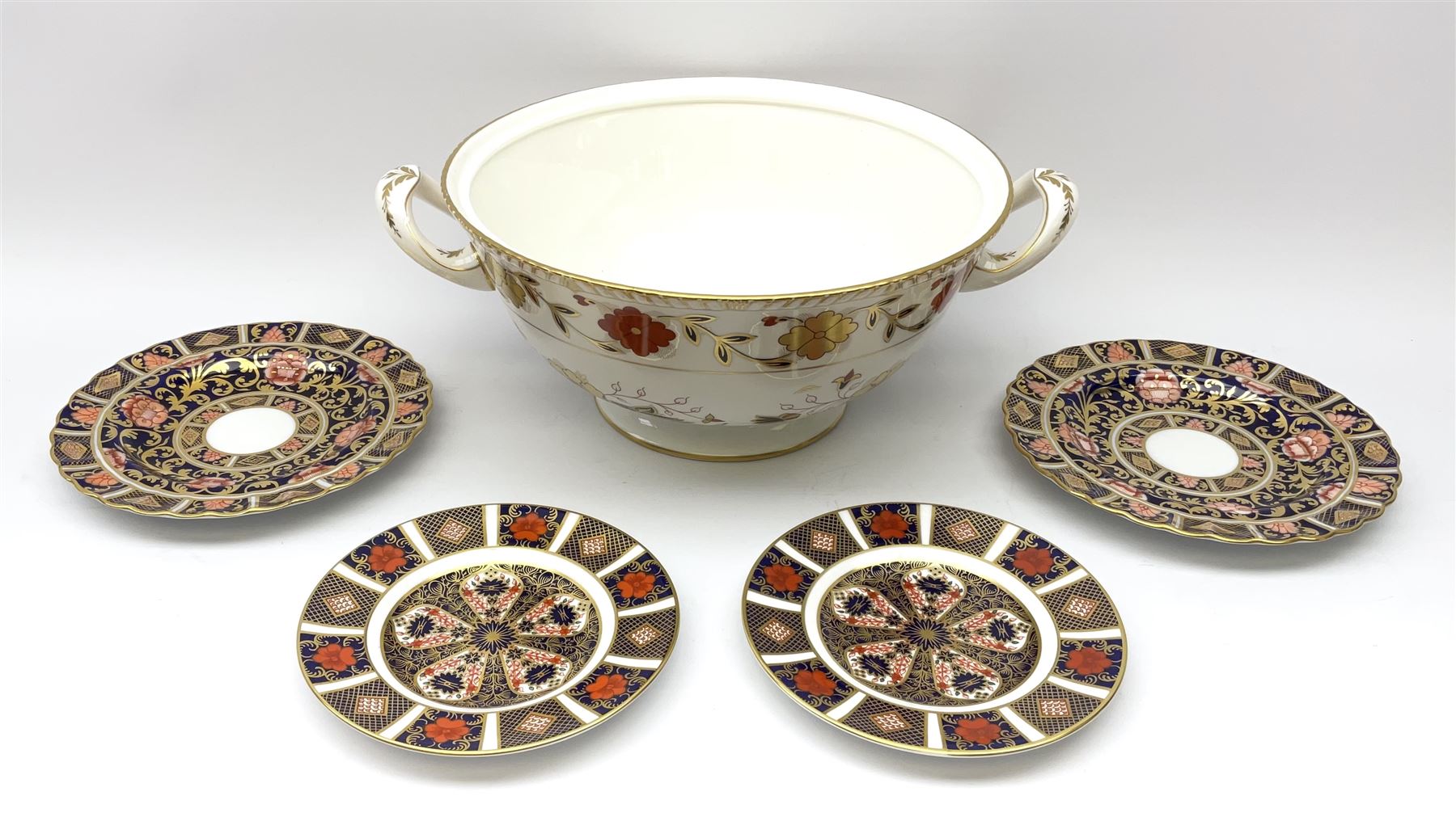 A pair of early 19th century Spode Imari 1823 pattern plates