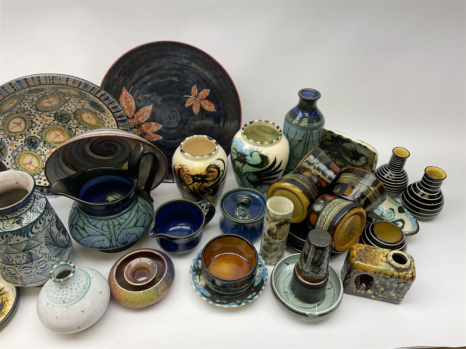 A group of assorted Studio Pottery - Bild 3 aus 6