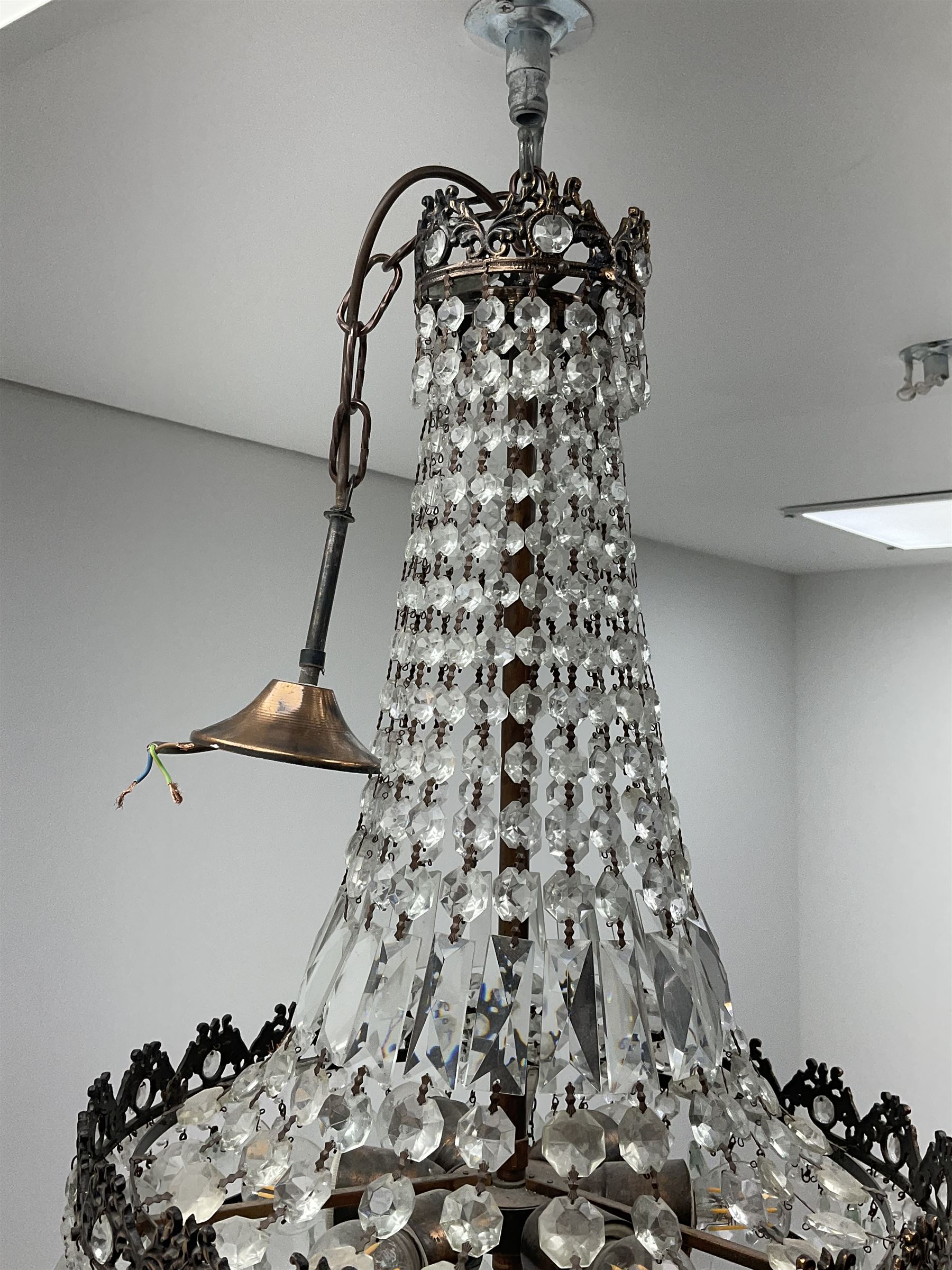 An early 20th century waterfall chandelier - Image 2 of 5