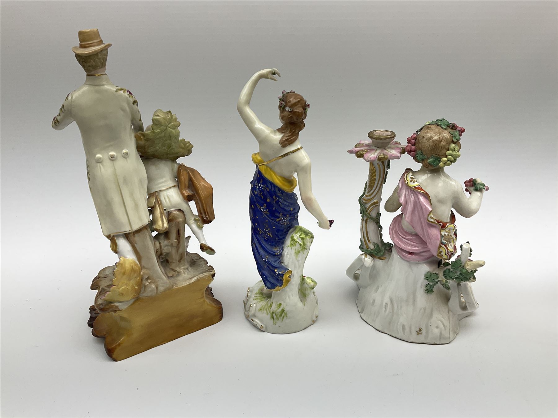A group of assorted figures - Bild 3 aus 7