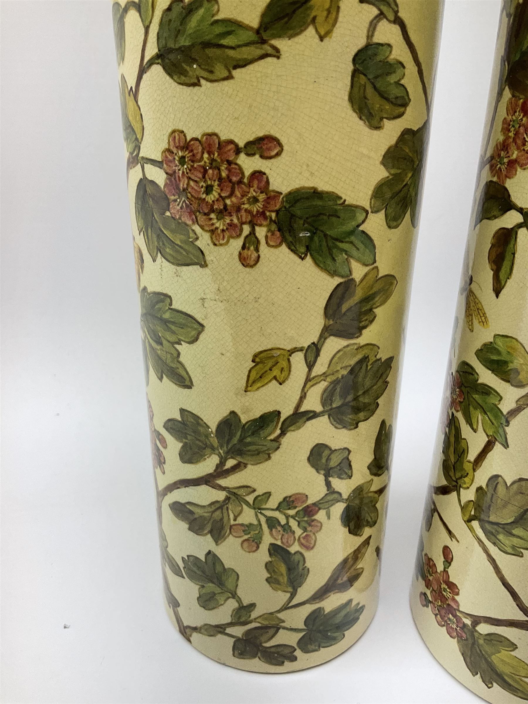 A pair of 19th century Doulton Lambeth vases - Bild 5 aus 8