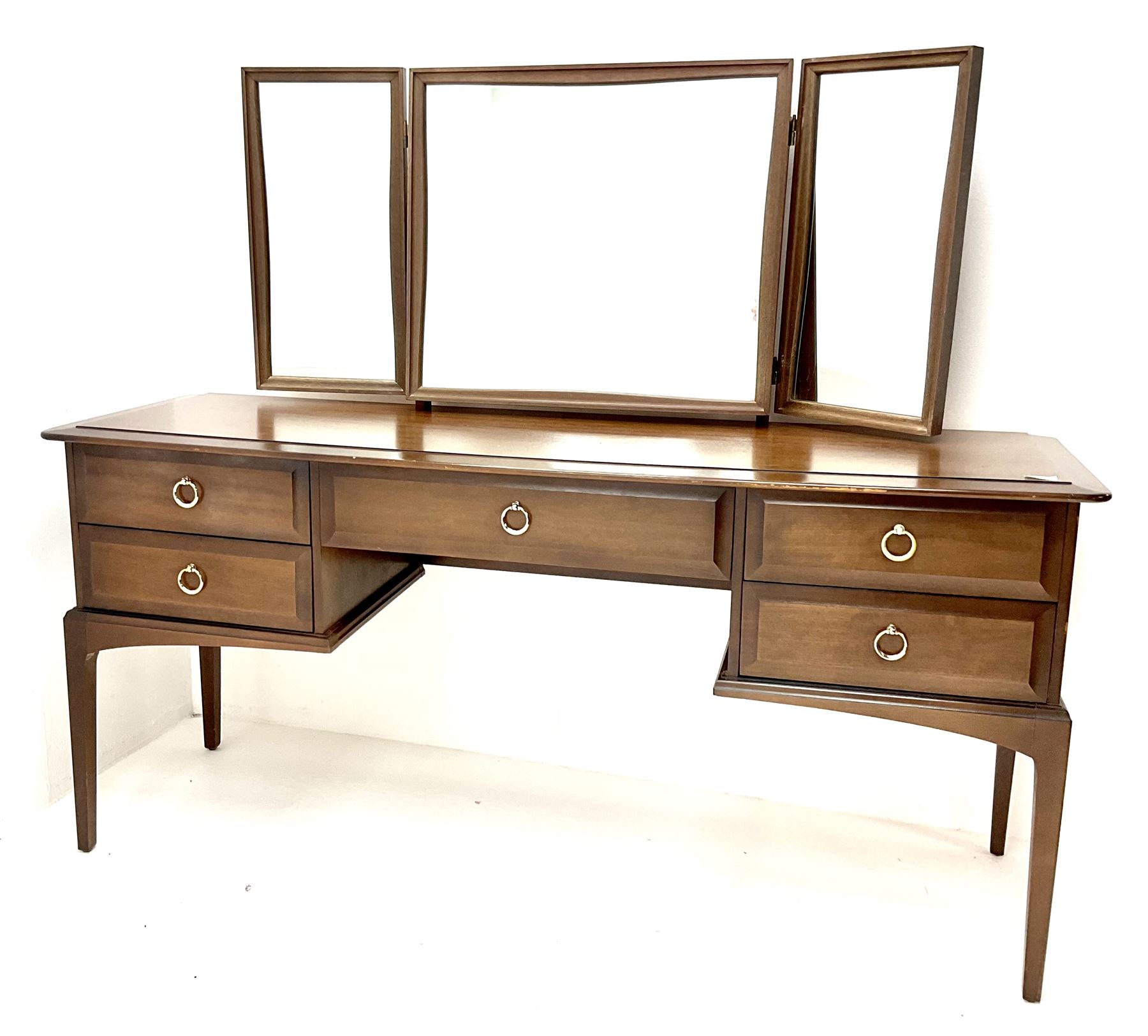 Stag minstrel dressing table