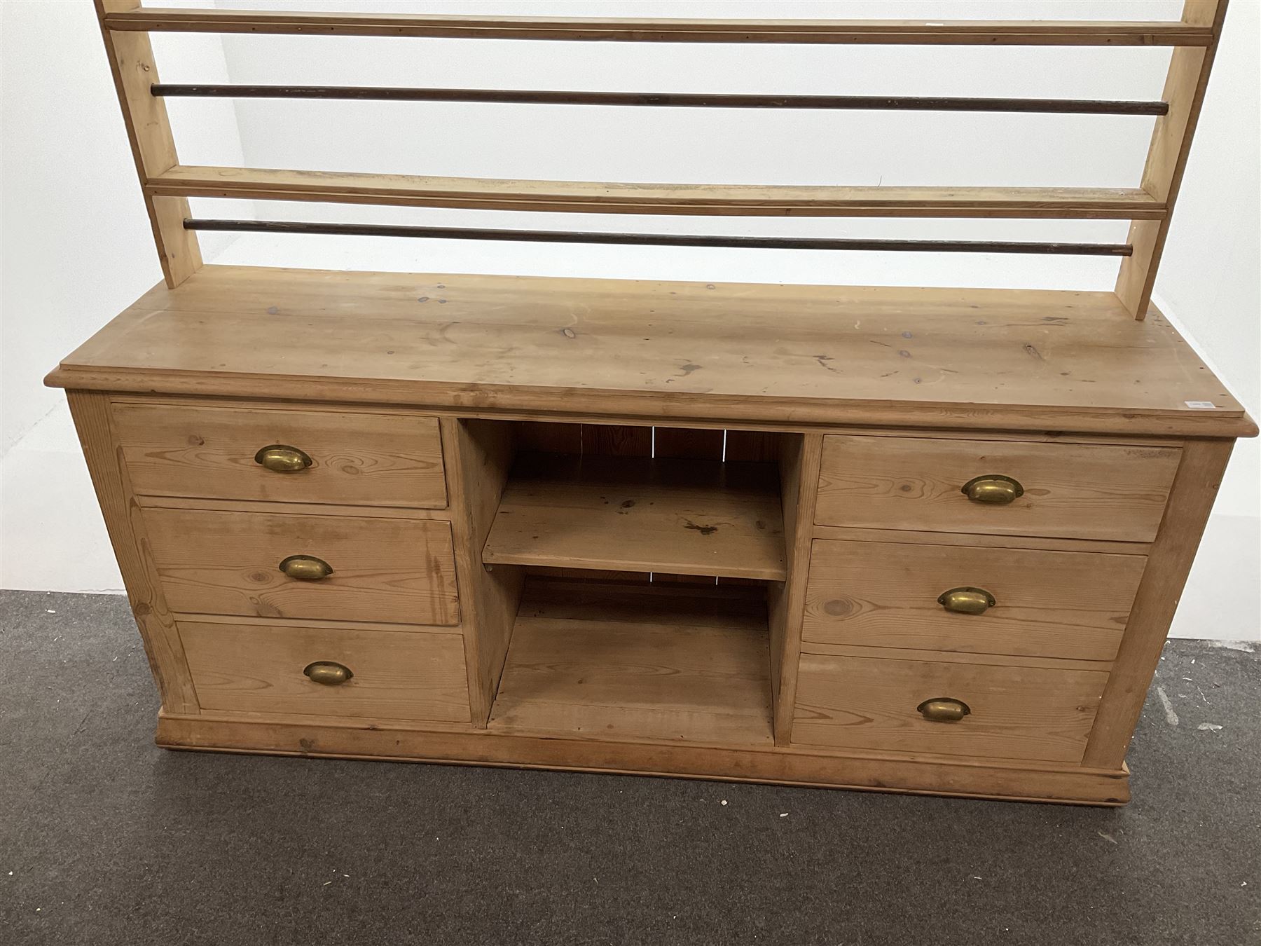 19th century pine dresser - Image 3 of 4