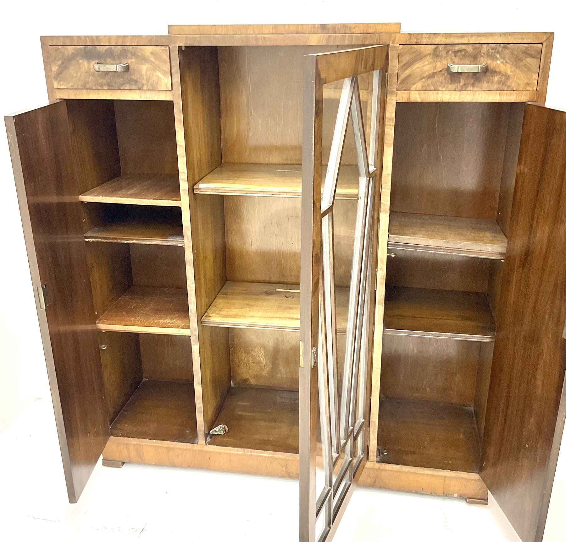 Art Deco walnut display cabinet - Image 4 of 5