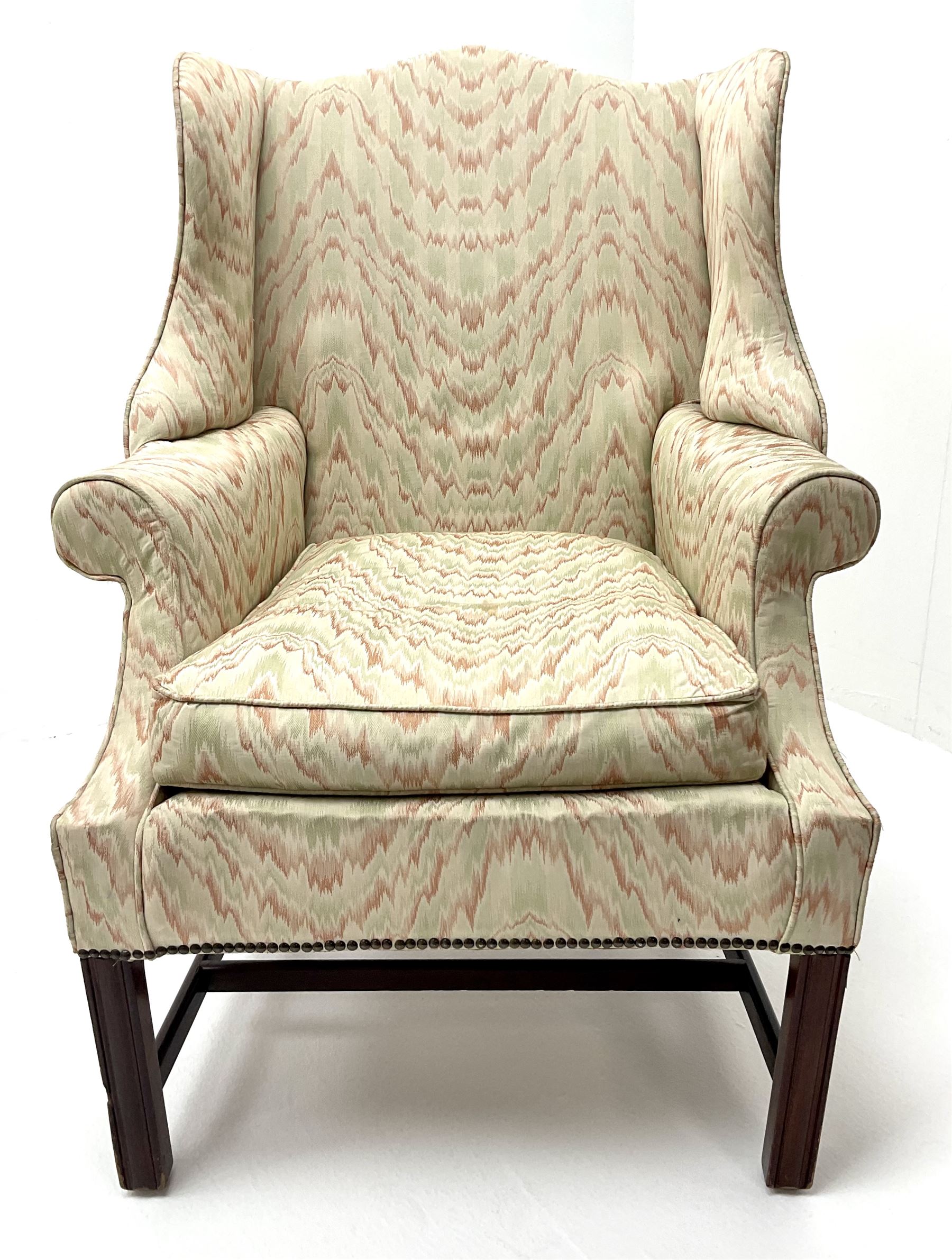 Georgian style mahogany framed wingback armchair upholstered in a beige ground fabric - Image 3 of 4