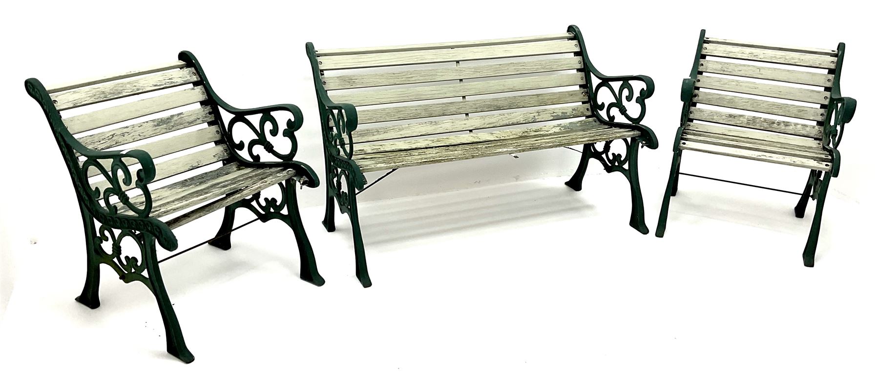 Cast iron garden bench - Image 2 of 3