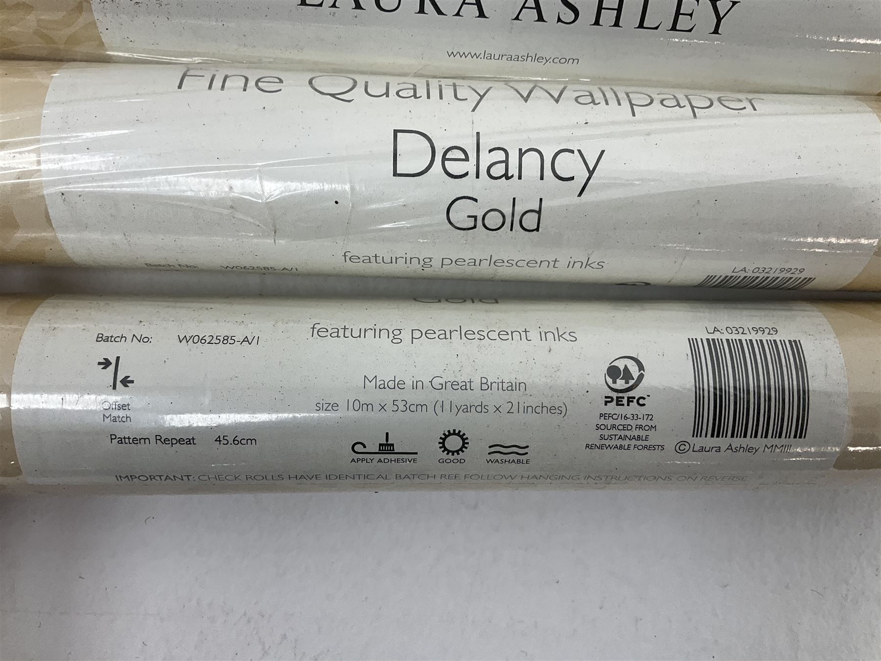 Seven rolls of Laura Ashley Delaney Gold wallpaper (W10m - Image 2 of 2