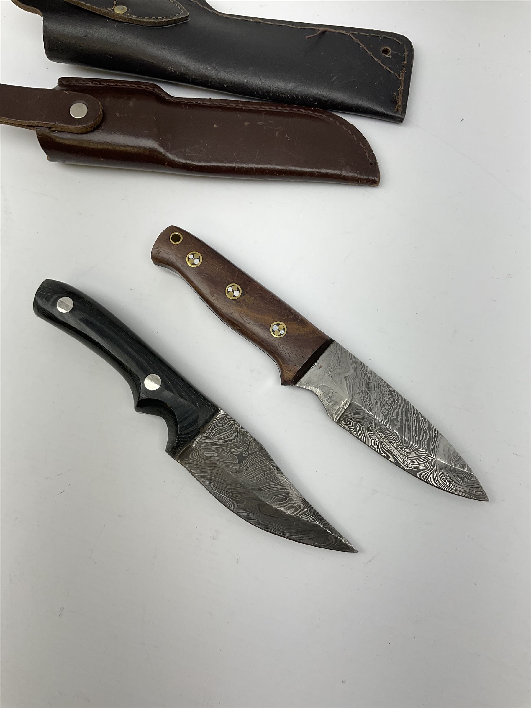 Perkin hunting knife with 10.5cm damascus blade stamped PERKIN and metal studded hardwood handle L20 - Image 2 of 2