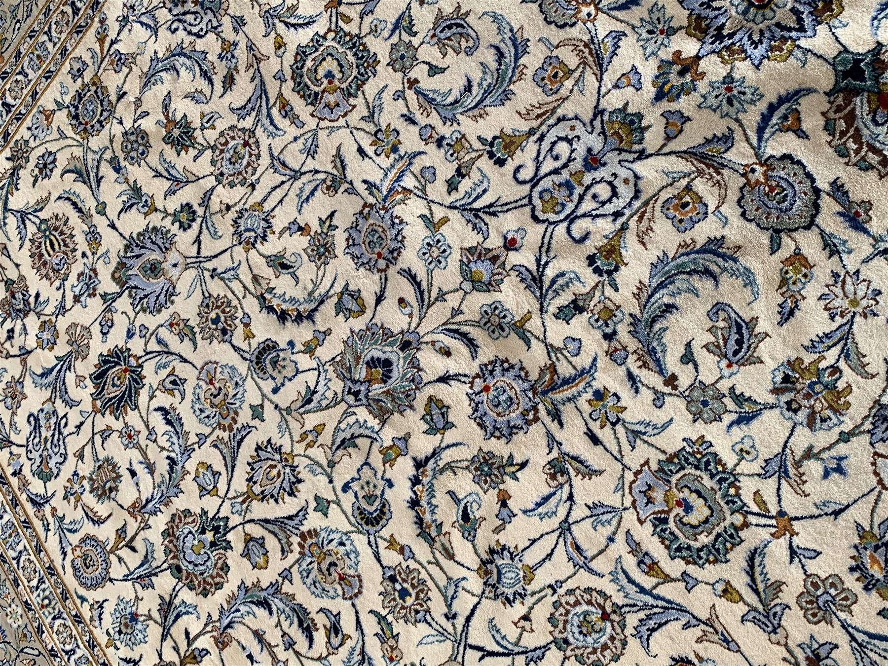 Large Fine Kashan carpet - Image 4 of 6