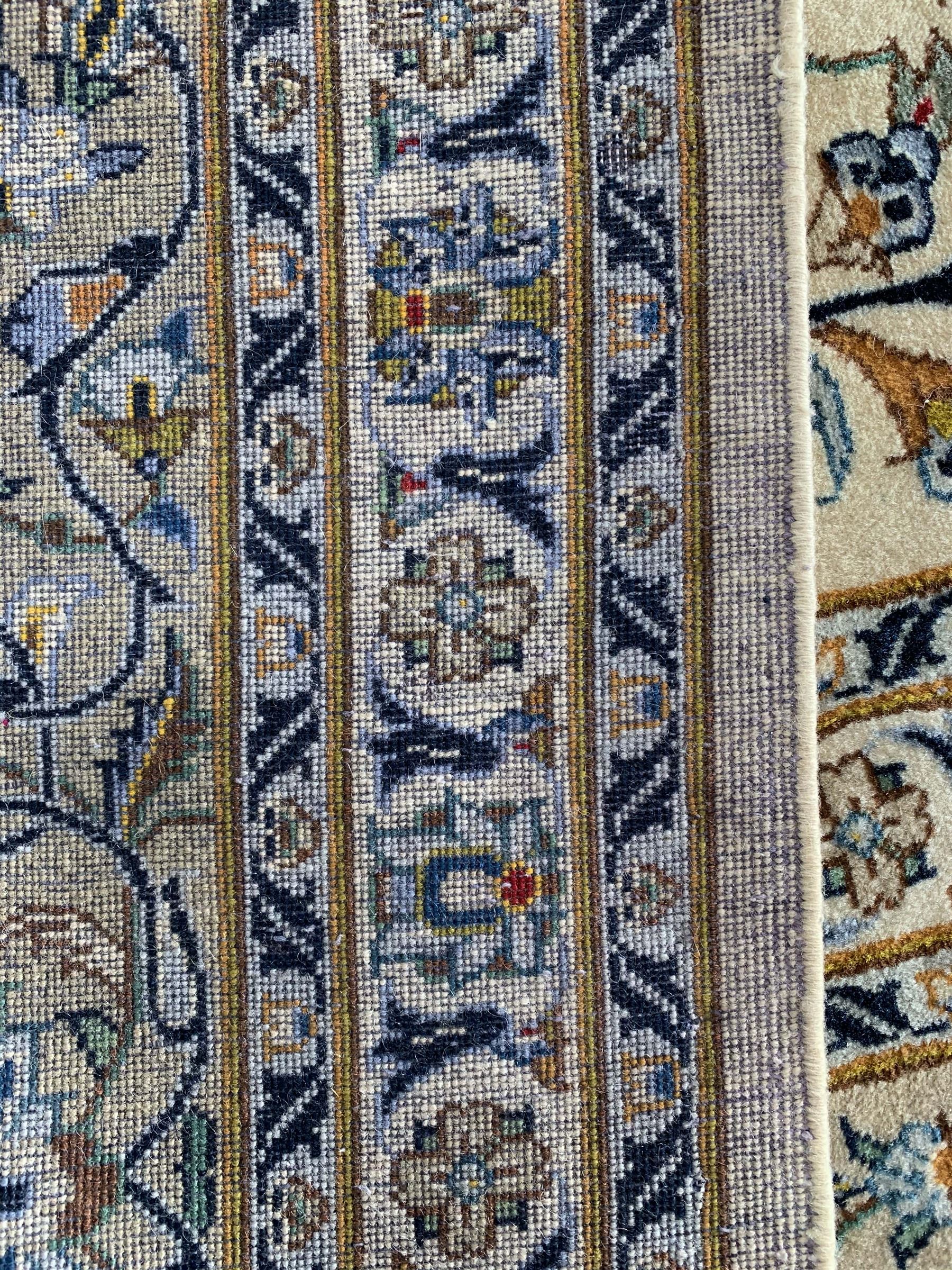 Large Fine Kashan carpet - Image 6 of 6