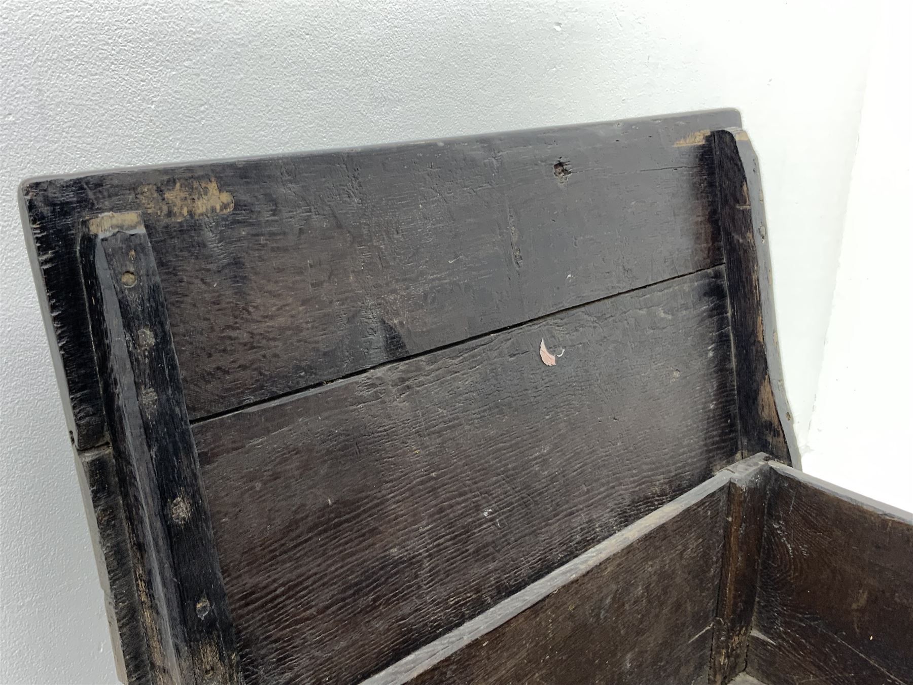 17th century vernacular oak boarded and joined clamp-front coffer or ark chest - Image 4 of 7