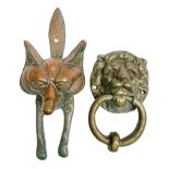 Bronze door knocker in the form of a fox with hinged head H25cm; together with a further bronze door
