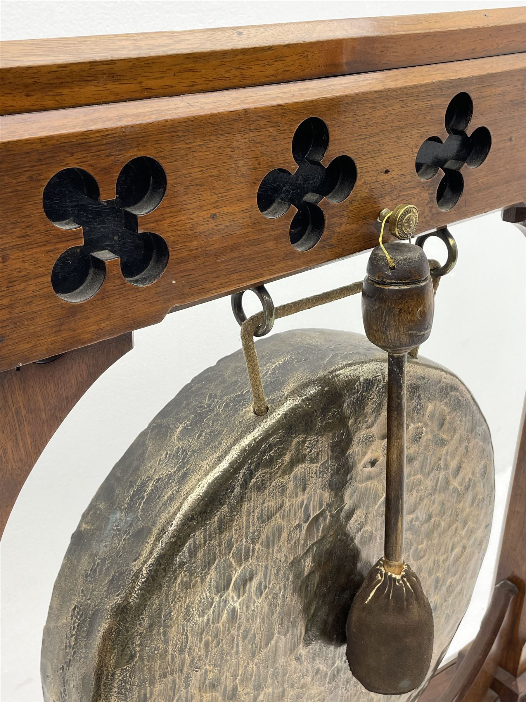 Late Victorian Aesthetic Movement walnut and ebonised dinner gong - Image 3 of 5