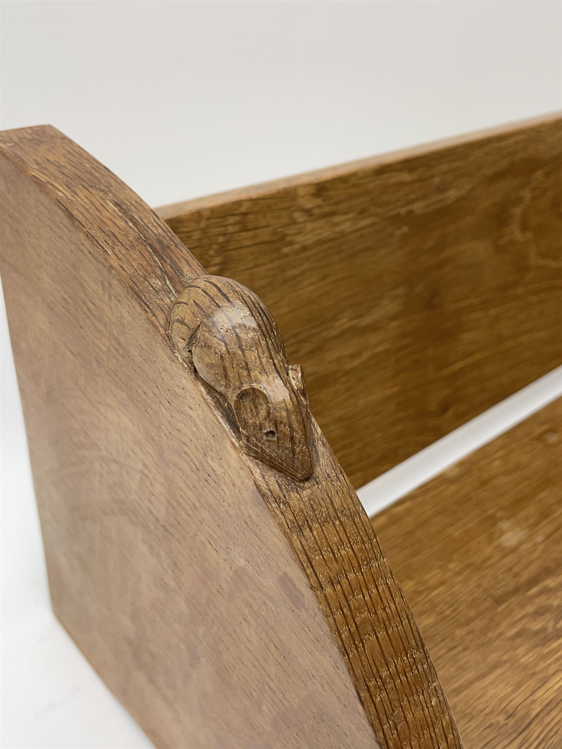 'Mouseman' oak book trough with carved mouse signature - Image 2 of 3