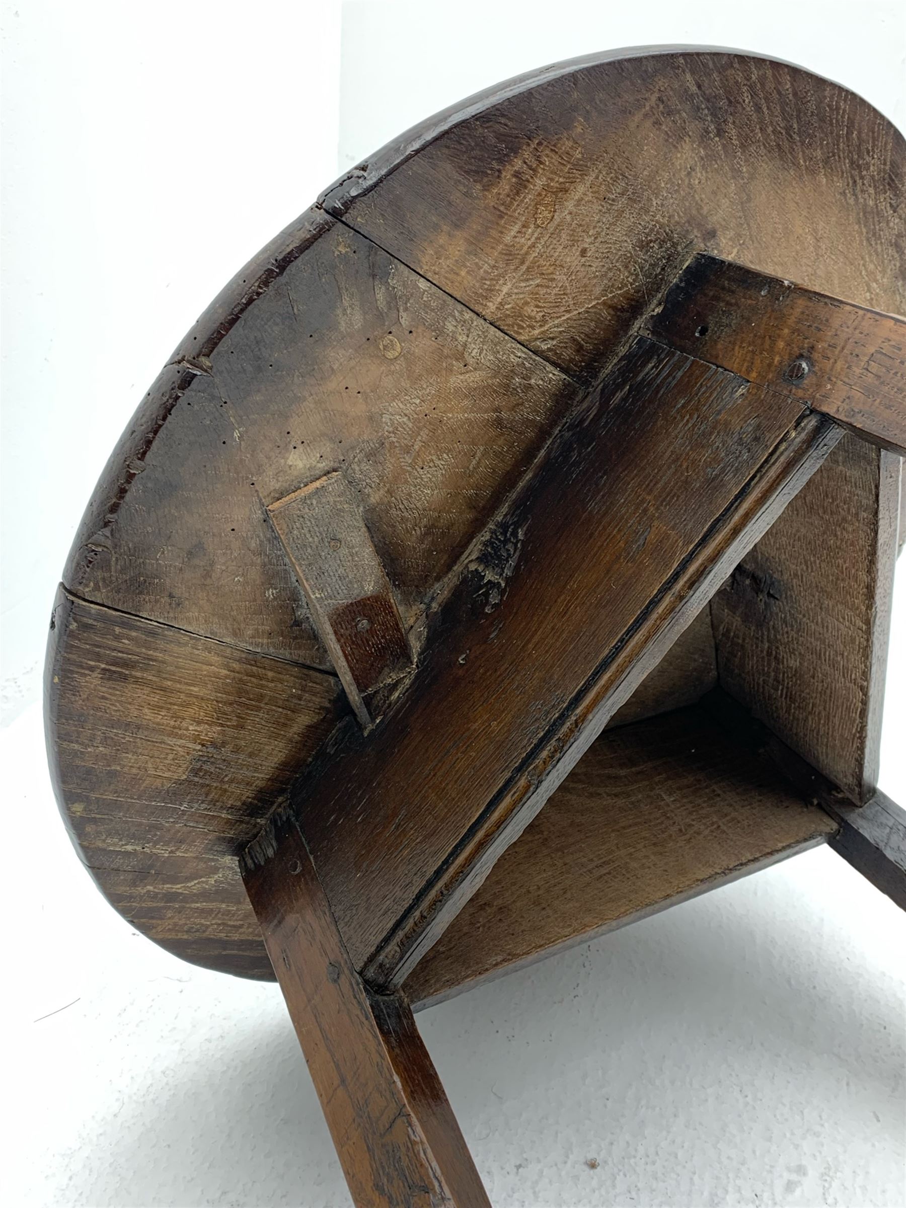 18th century oak jointed cricket table - Image 3 of 4