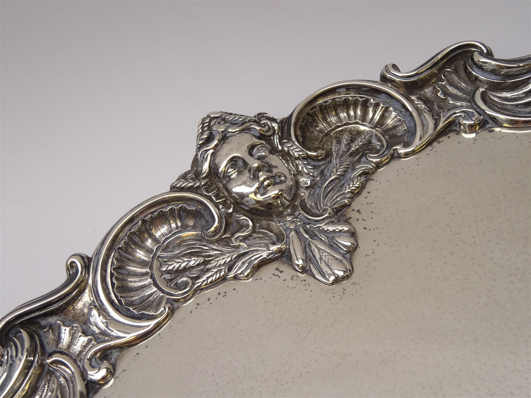 Large and impressive early 20th century Georgian style silver salver - Image 5 of 10