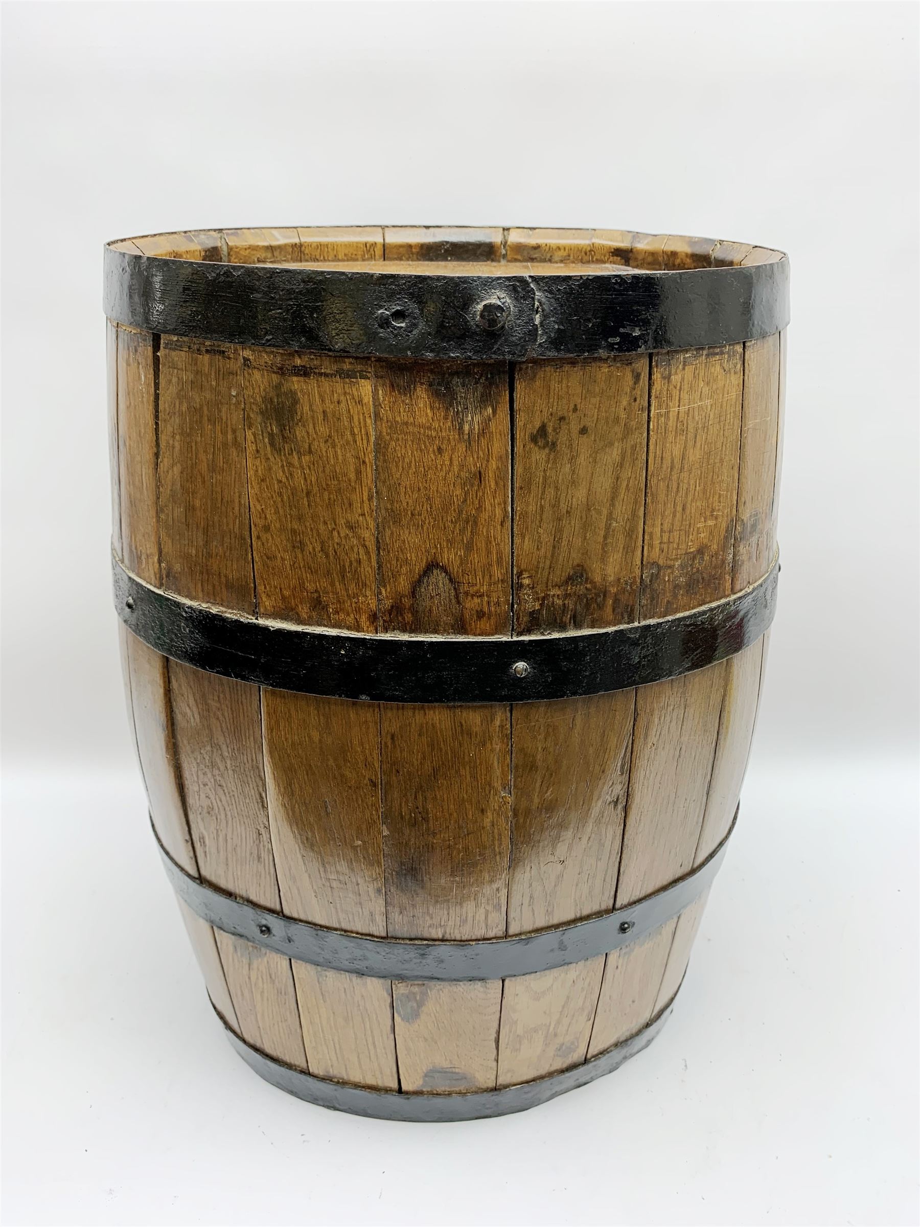 19th century oak and metal bound coopered barrel - Image 4 of 5