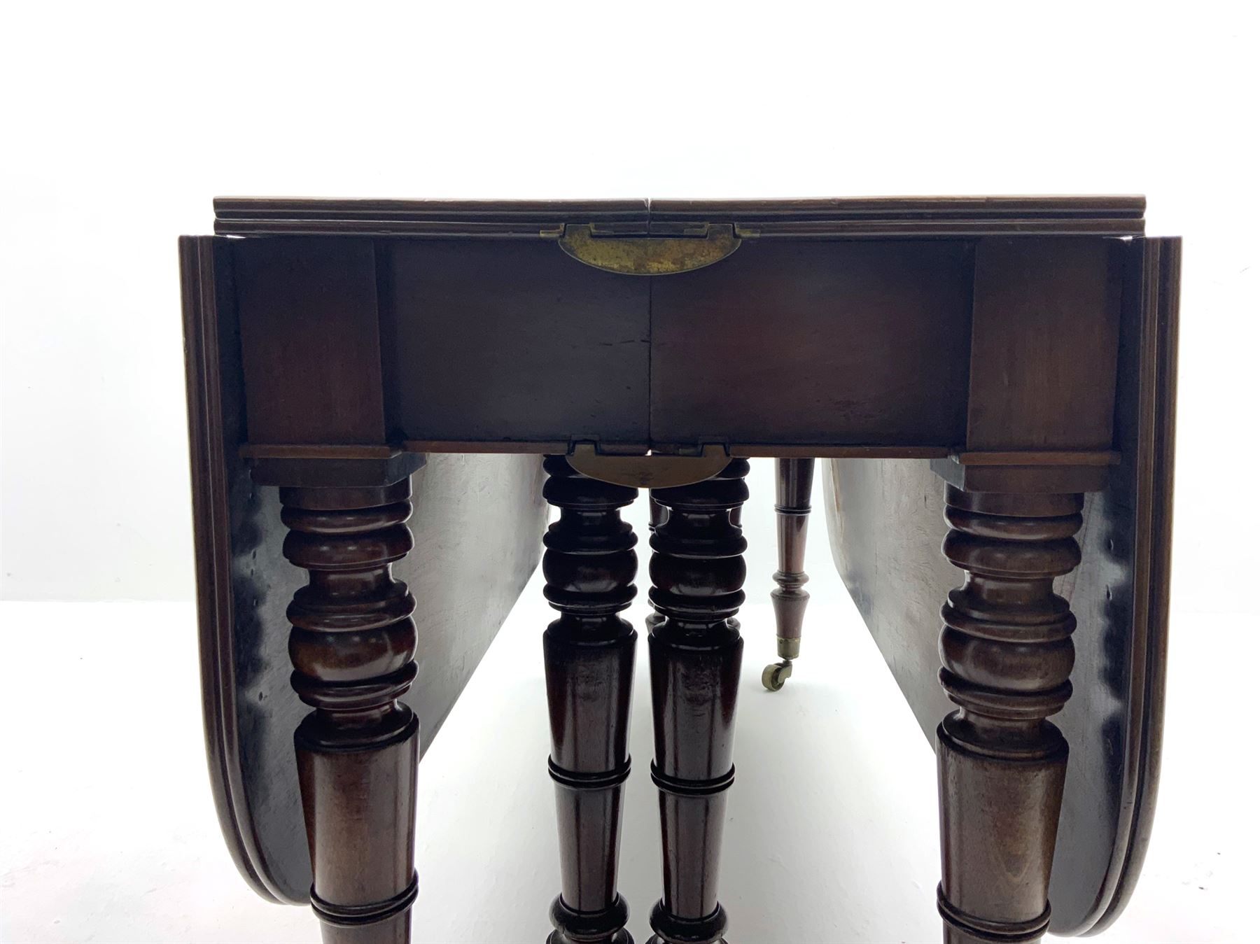 George III mahogany extending dining table - Image 3 of 6