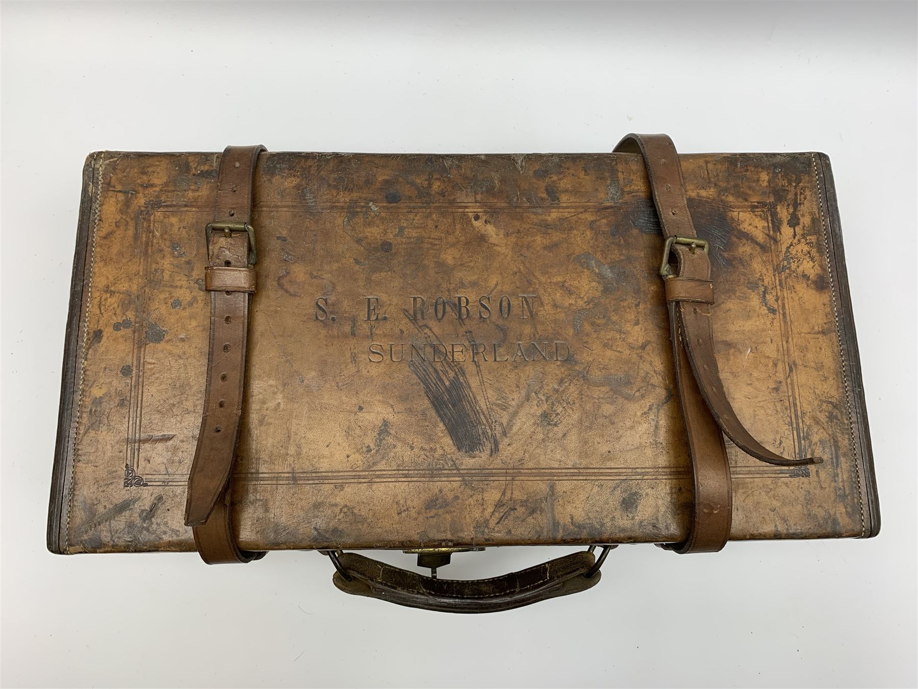 Late 19th/early 20th century leather gun cartridge case - Image 2 of 8