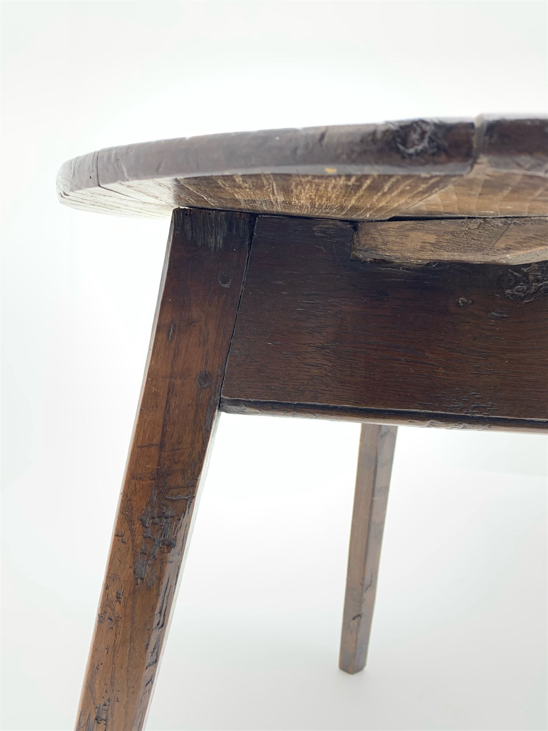 18th century oak jointed cricket table - Image 2 of 4