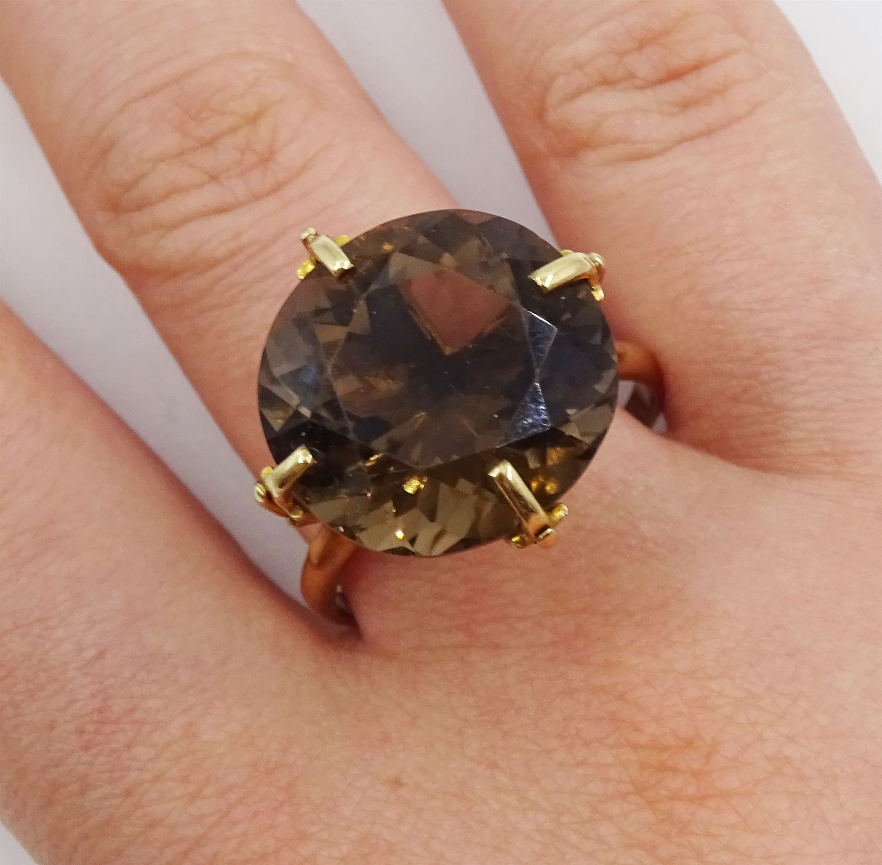 9ct gold ring smokey quartz ring - Image 2 of 4