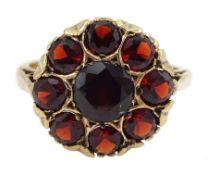 9ct gold garnet cluster ring