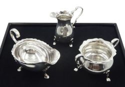 Silver milk jug and sugar bowl by Robert Pringle & Sons