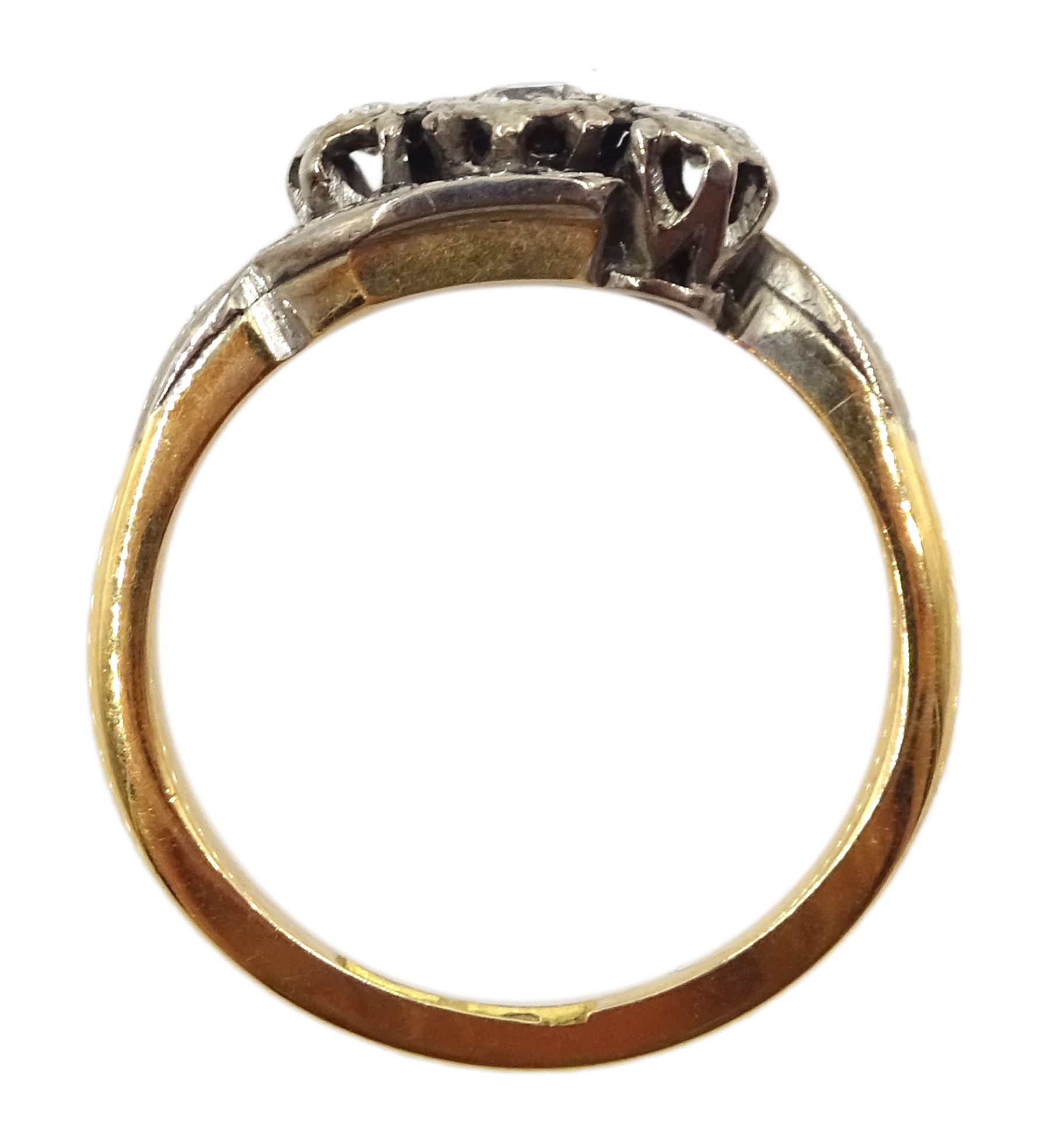 Gold three stone diamond ring - Image 4 of 4