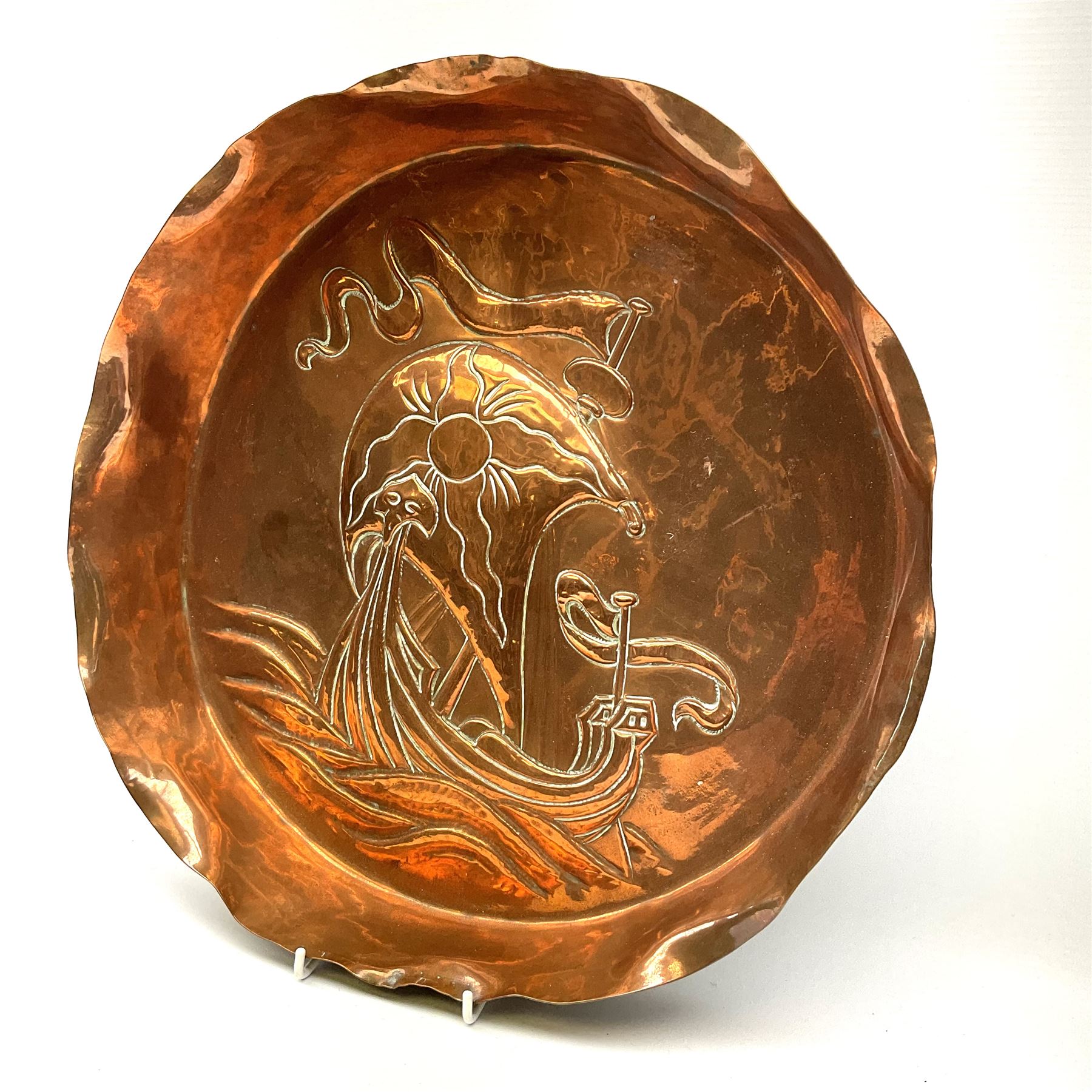 A Newlyn School style large circular copper dish - Image 2 of 3