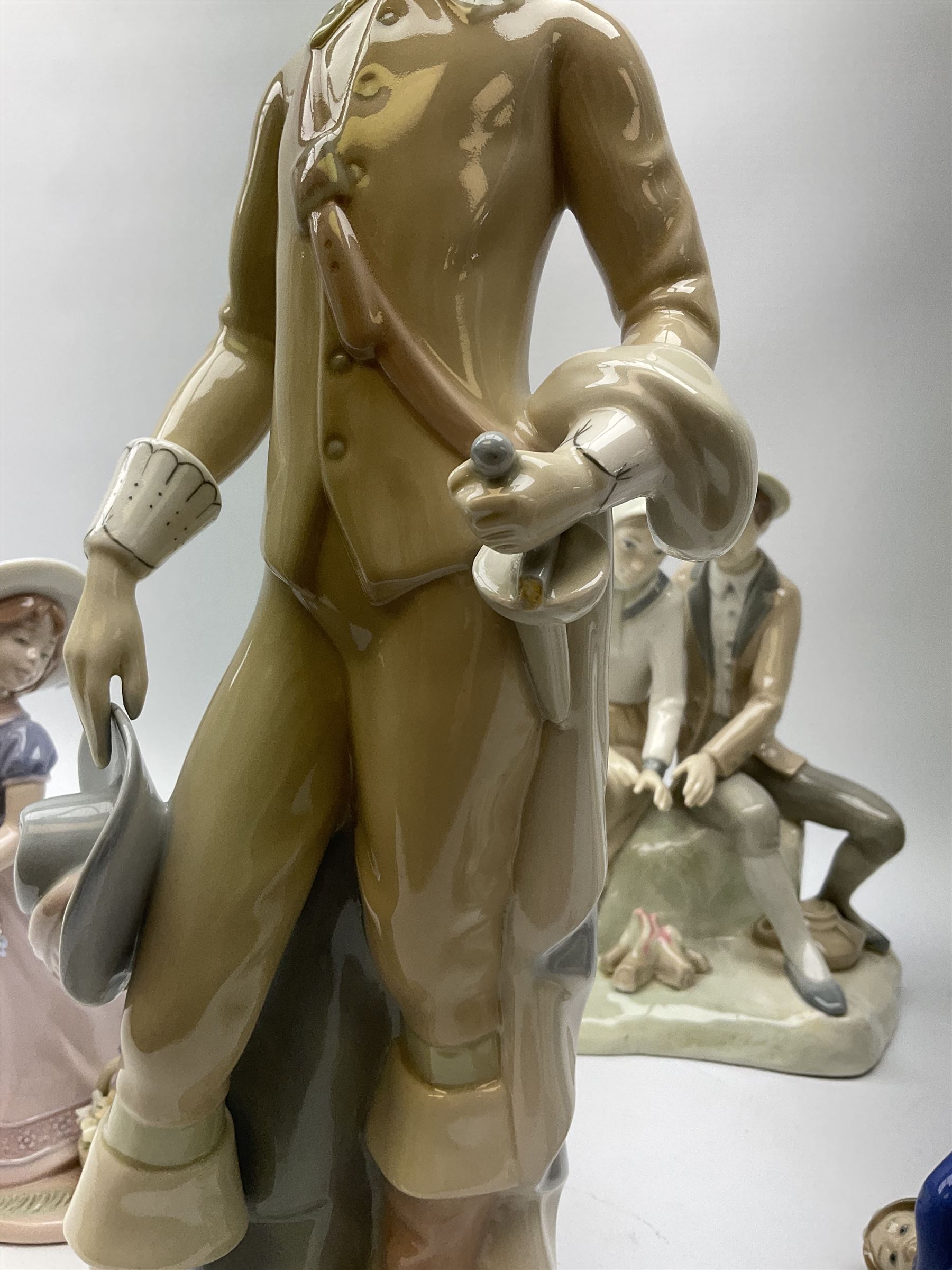 A group of six Spanish porcelain figures - Image 2 of 4