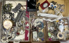 Costume jewellery including rings