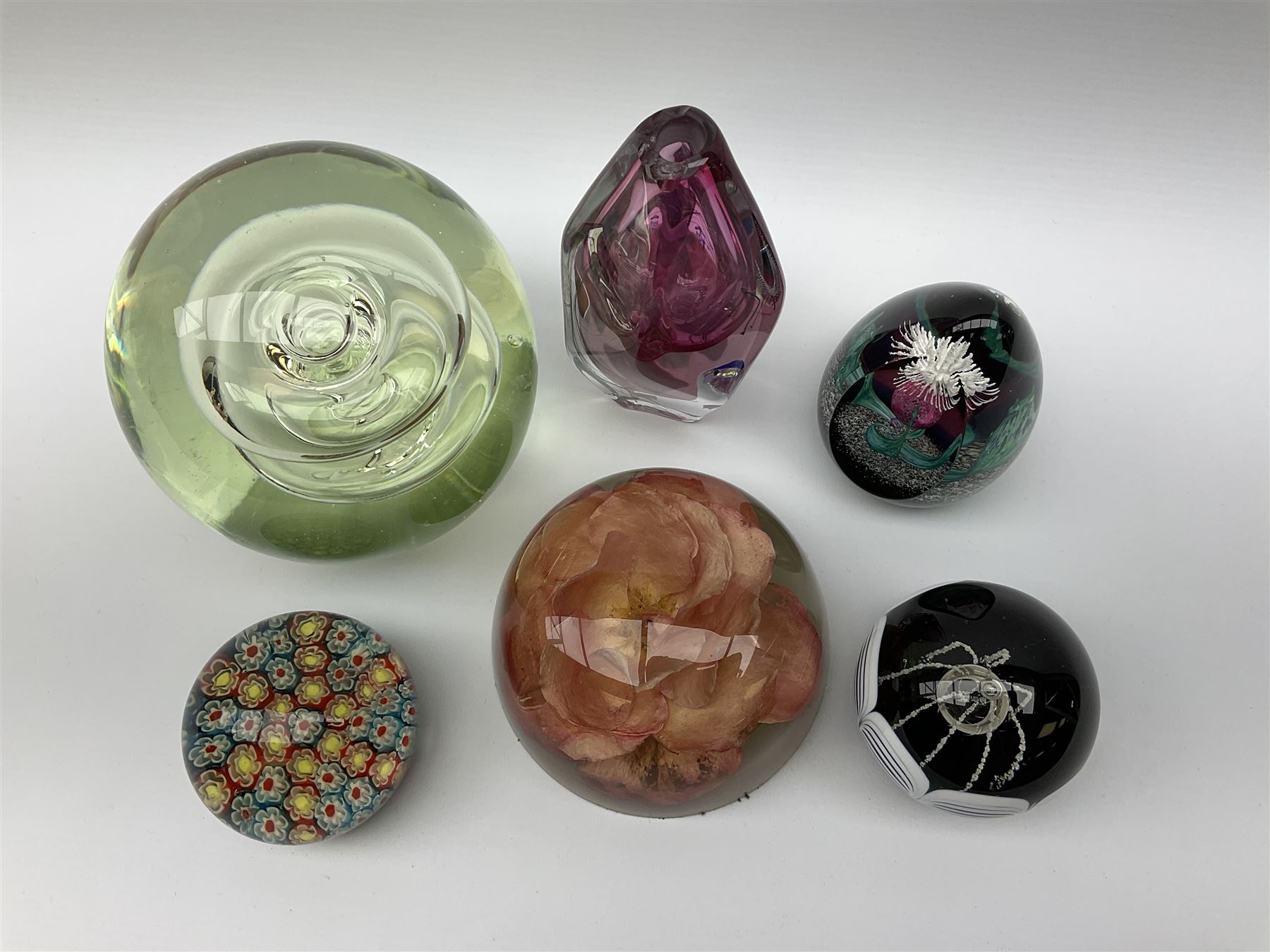 Collection of paperweights - Image 2 of 4