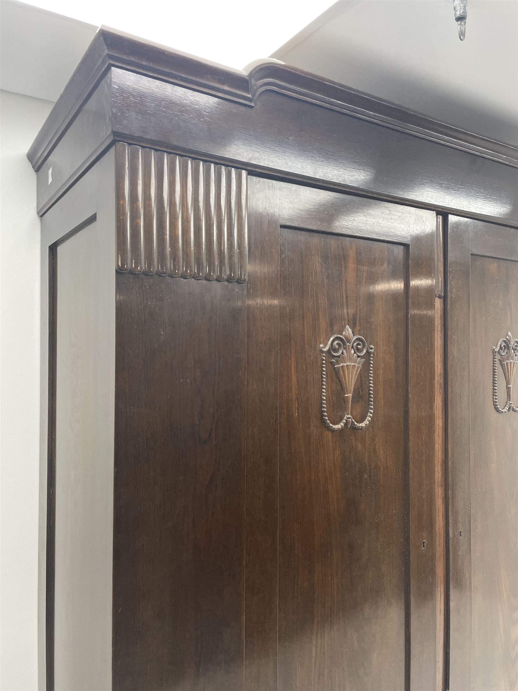 Early to mid 20th century oak double wardrobe - Image 4 of 5