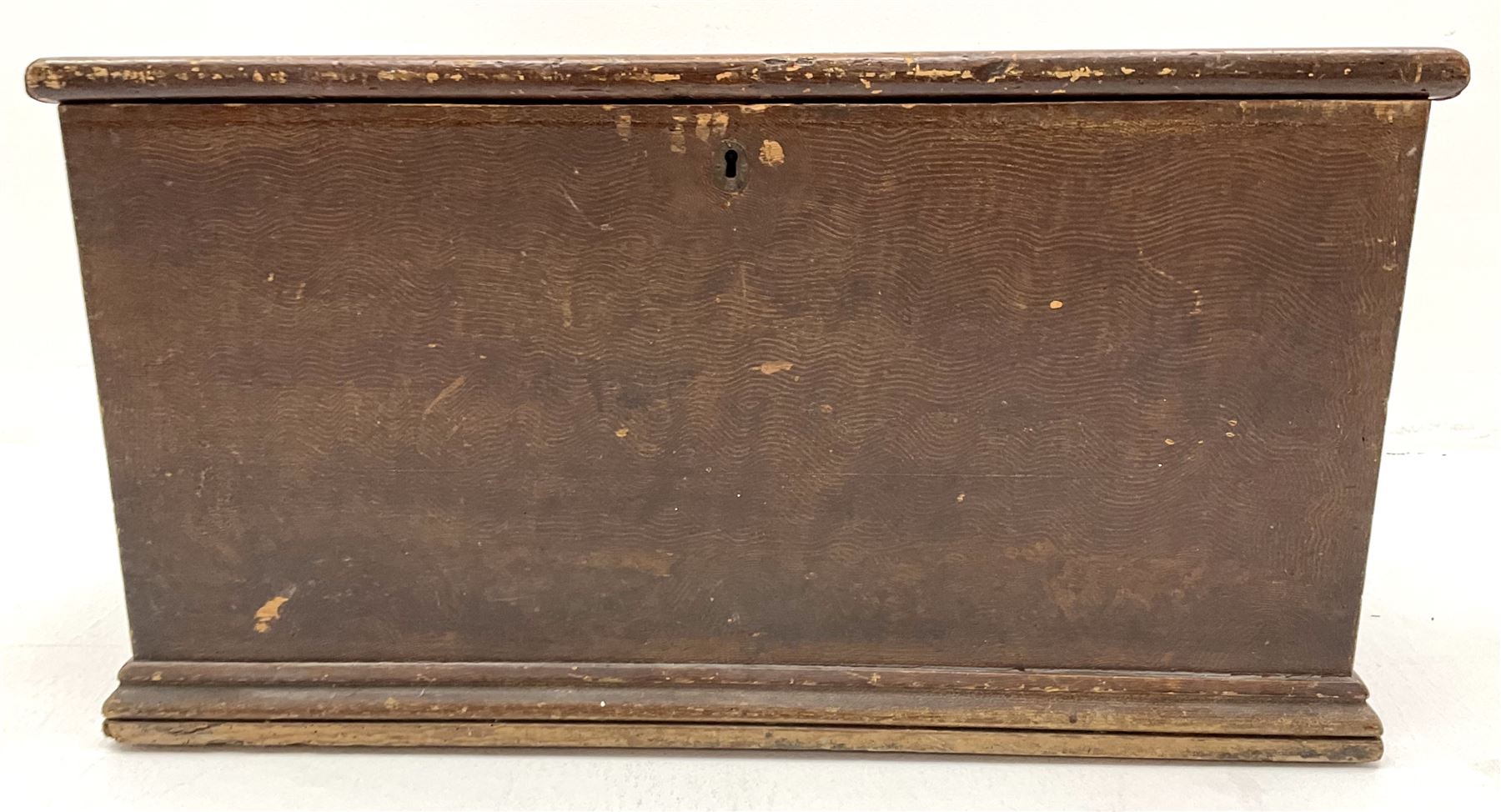 Victorian pine blanket box (lid detached)