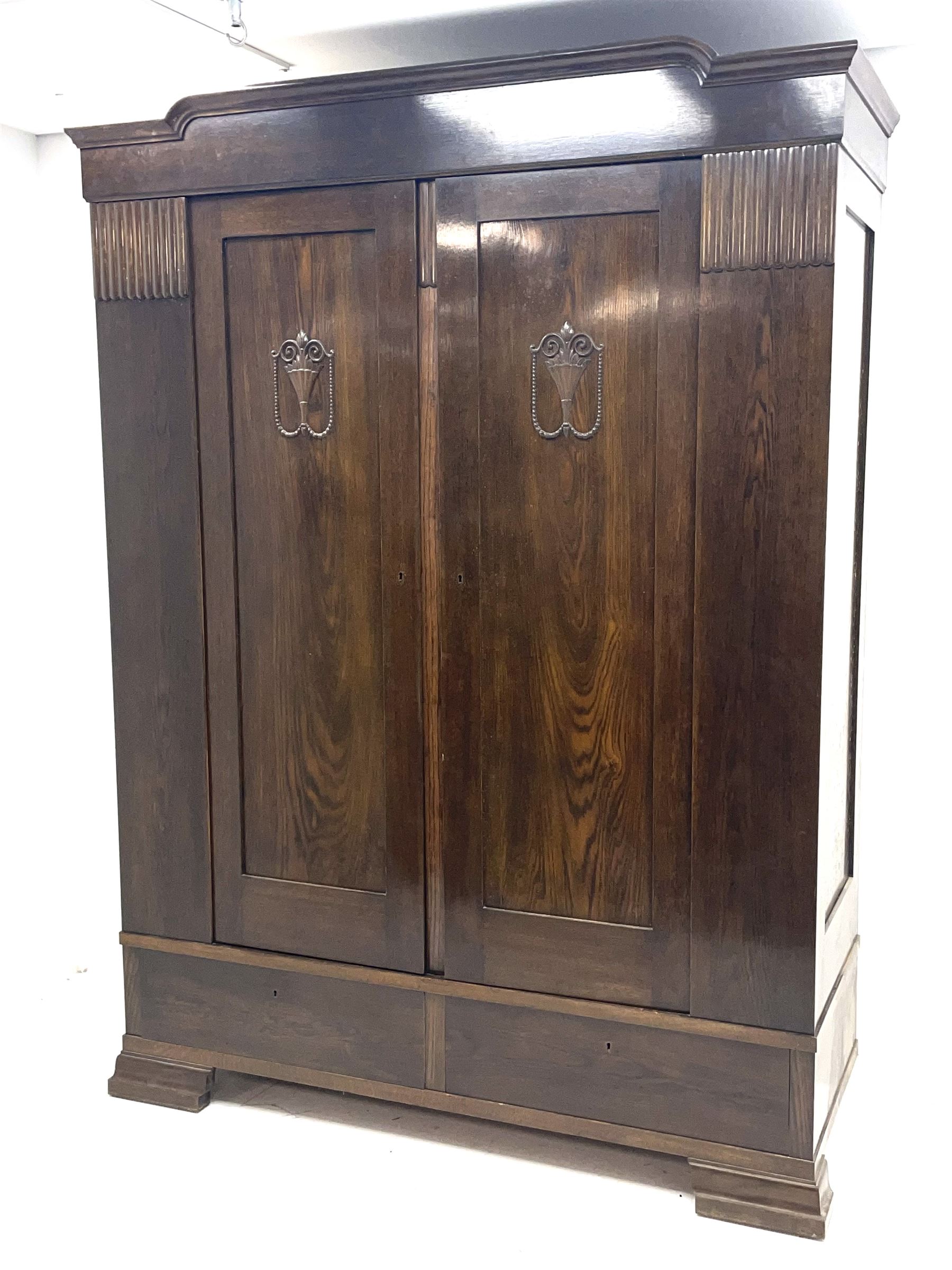 Early to mid 20th century oak double wardrobe - Image 5 of 5