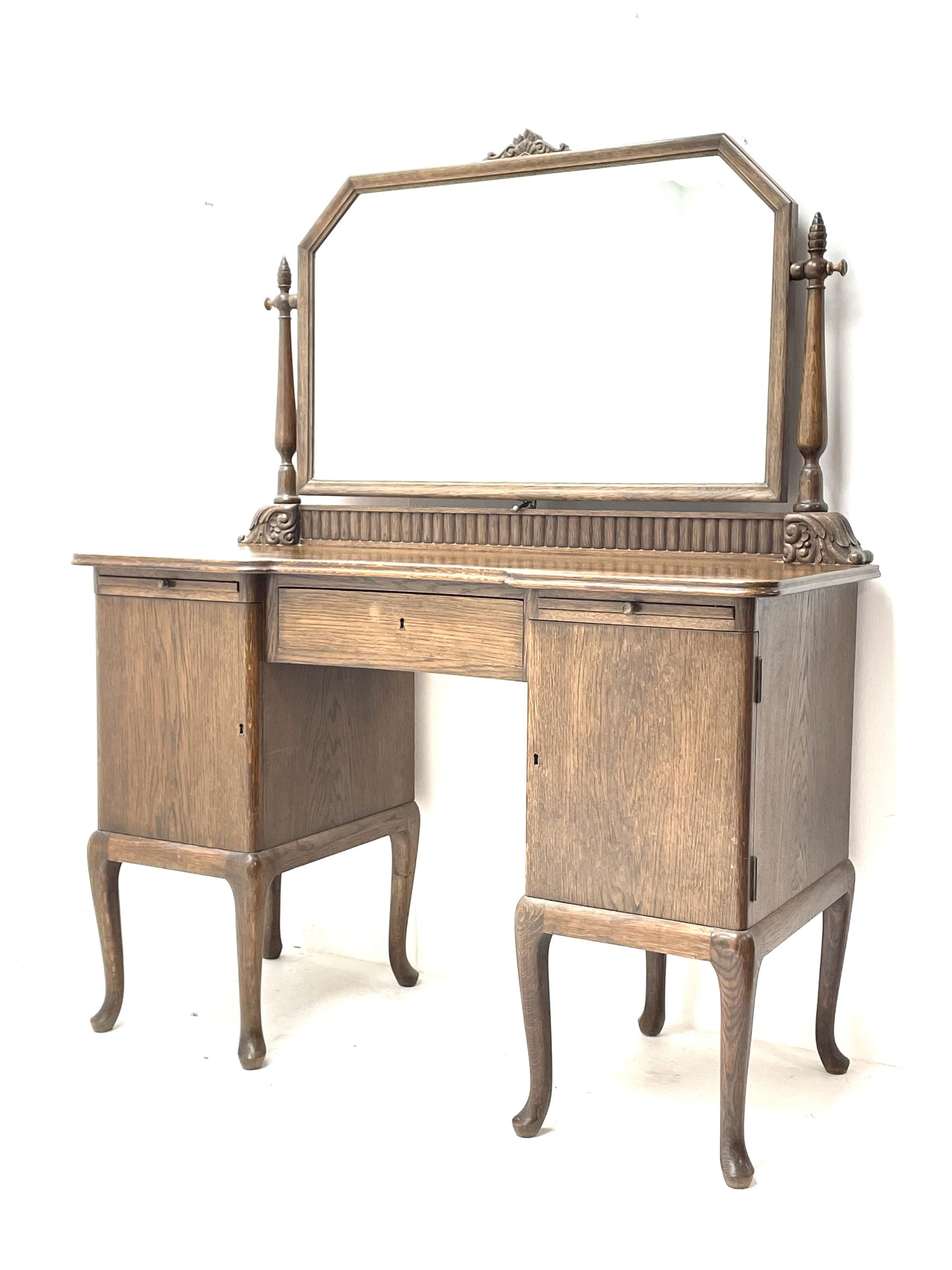 Early 20th century vintage oak dressing table