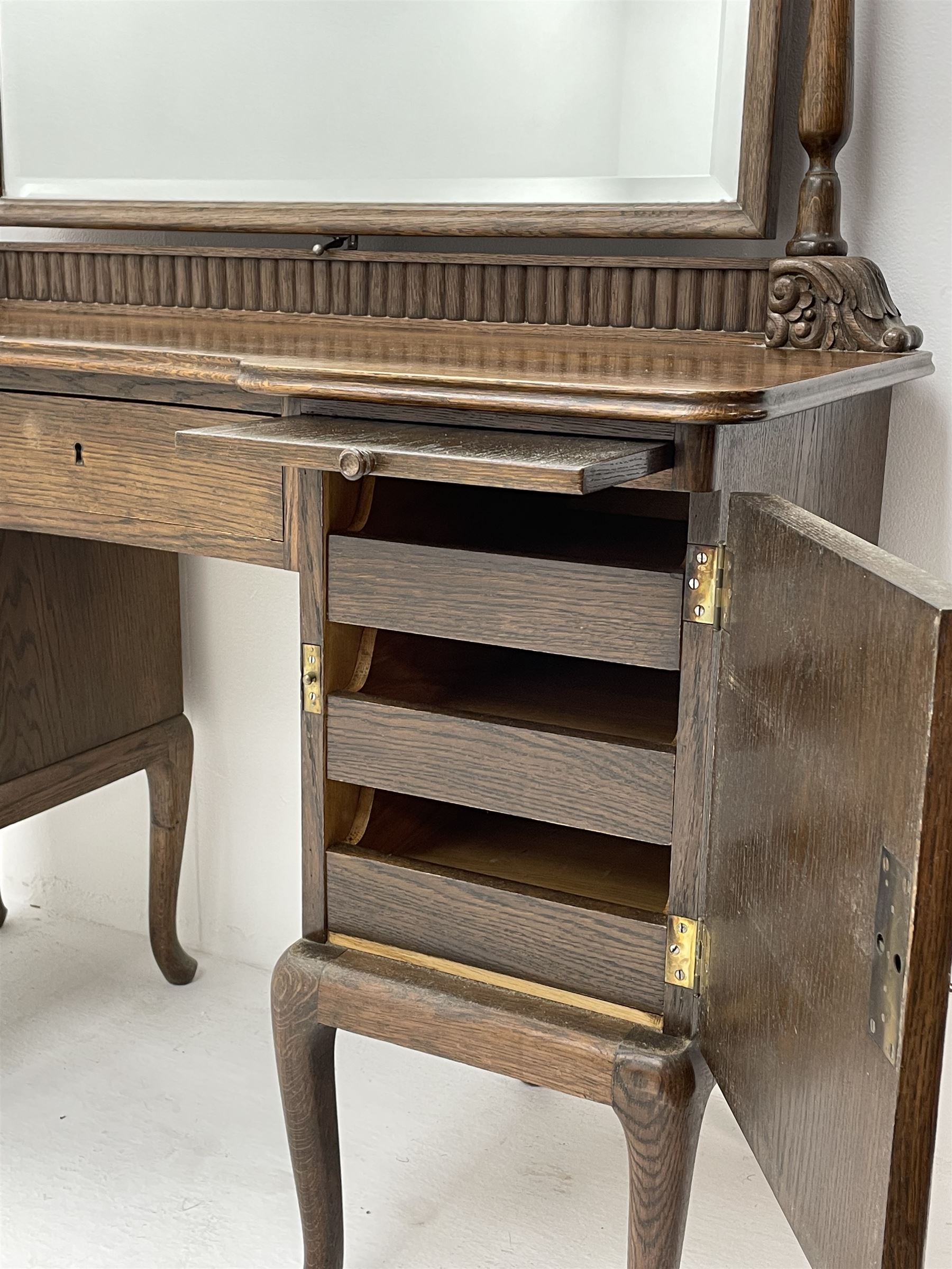 Early 20th century vintage oak dressing table - Image 2 of 4