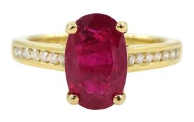18ct gold oval ruby ring