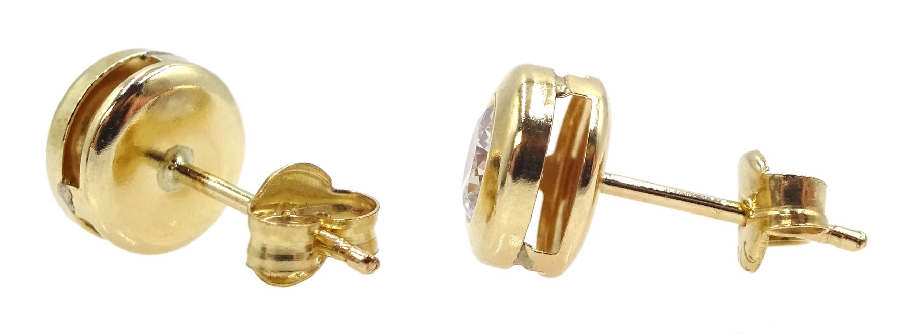 Pair of 9ct gold cubic zirconia stud earrings - Image 2 of 2