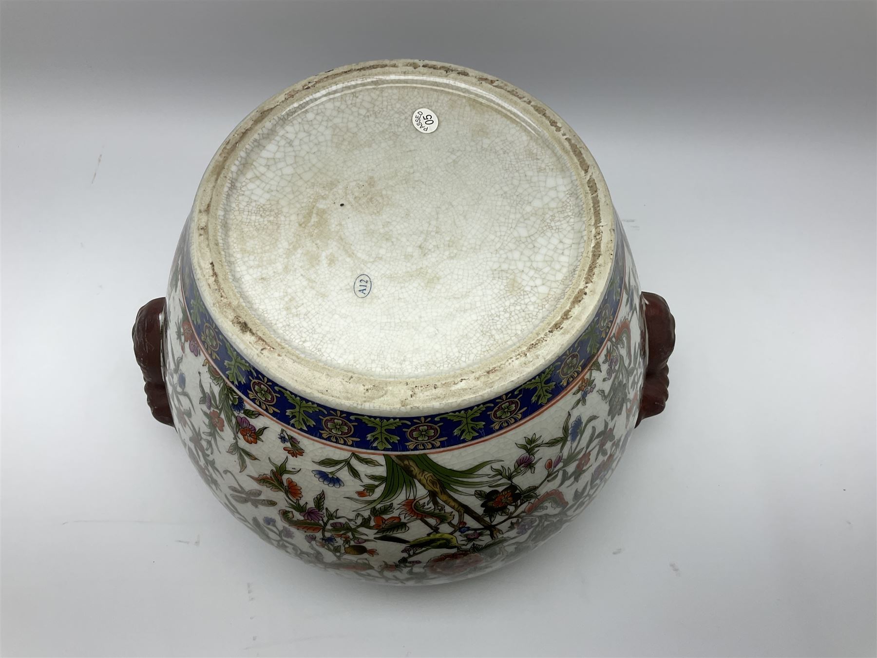 A large Oriental style jardini�re with twin lug handles - Image 5 of 6